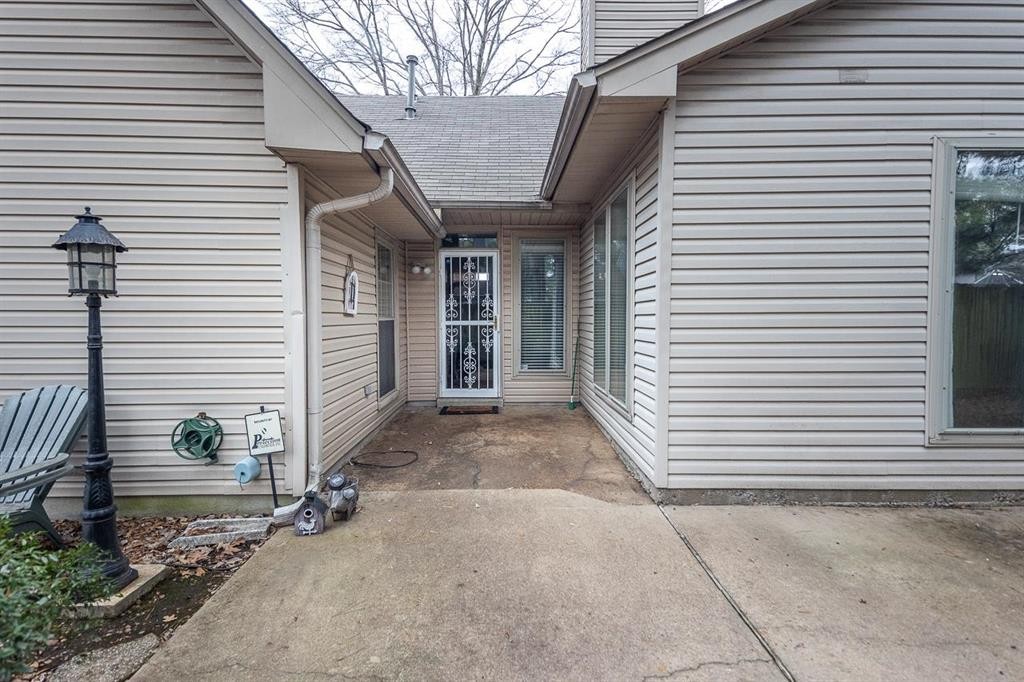 2958 Millers Pond Dr