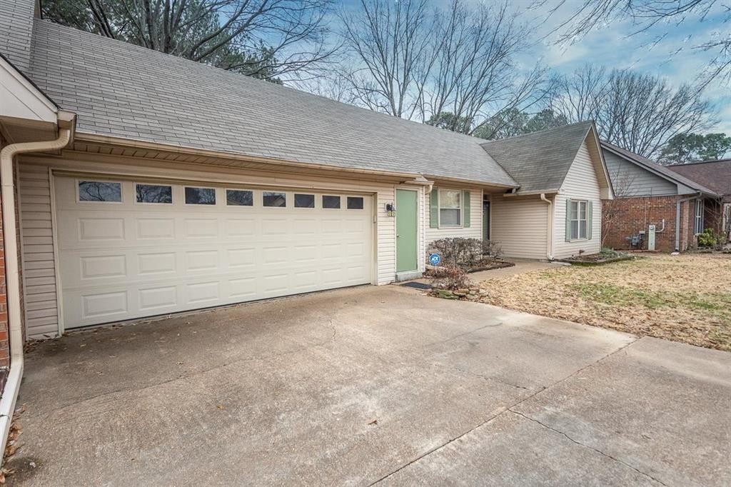 2958 Millers Pond Dr