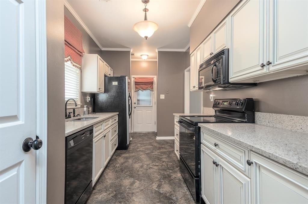 2958 Millers Pond Dr