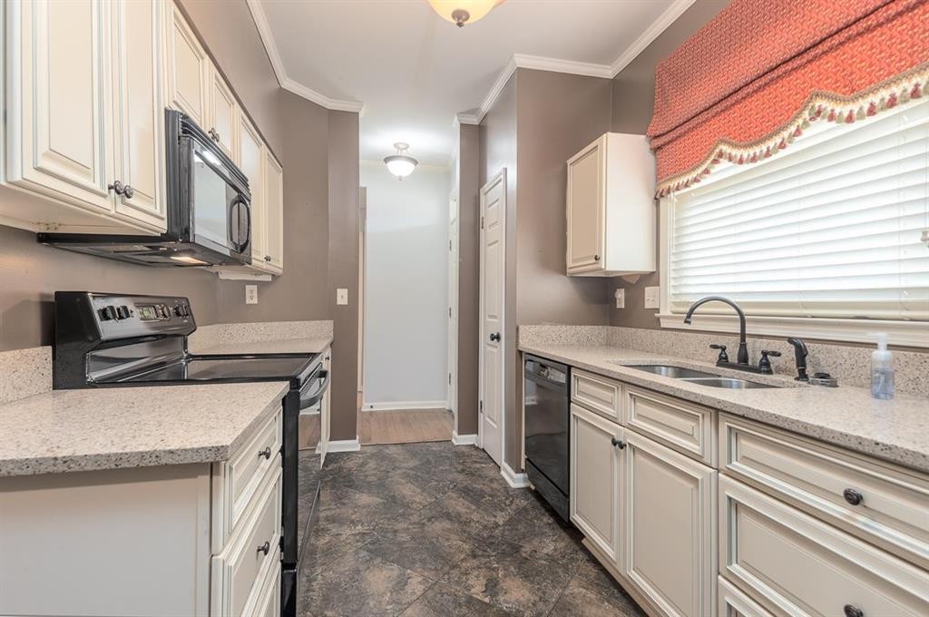 2958 Millers Pond Dr