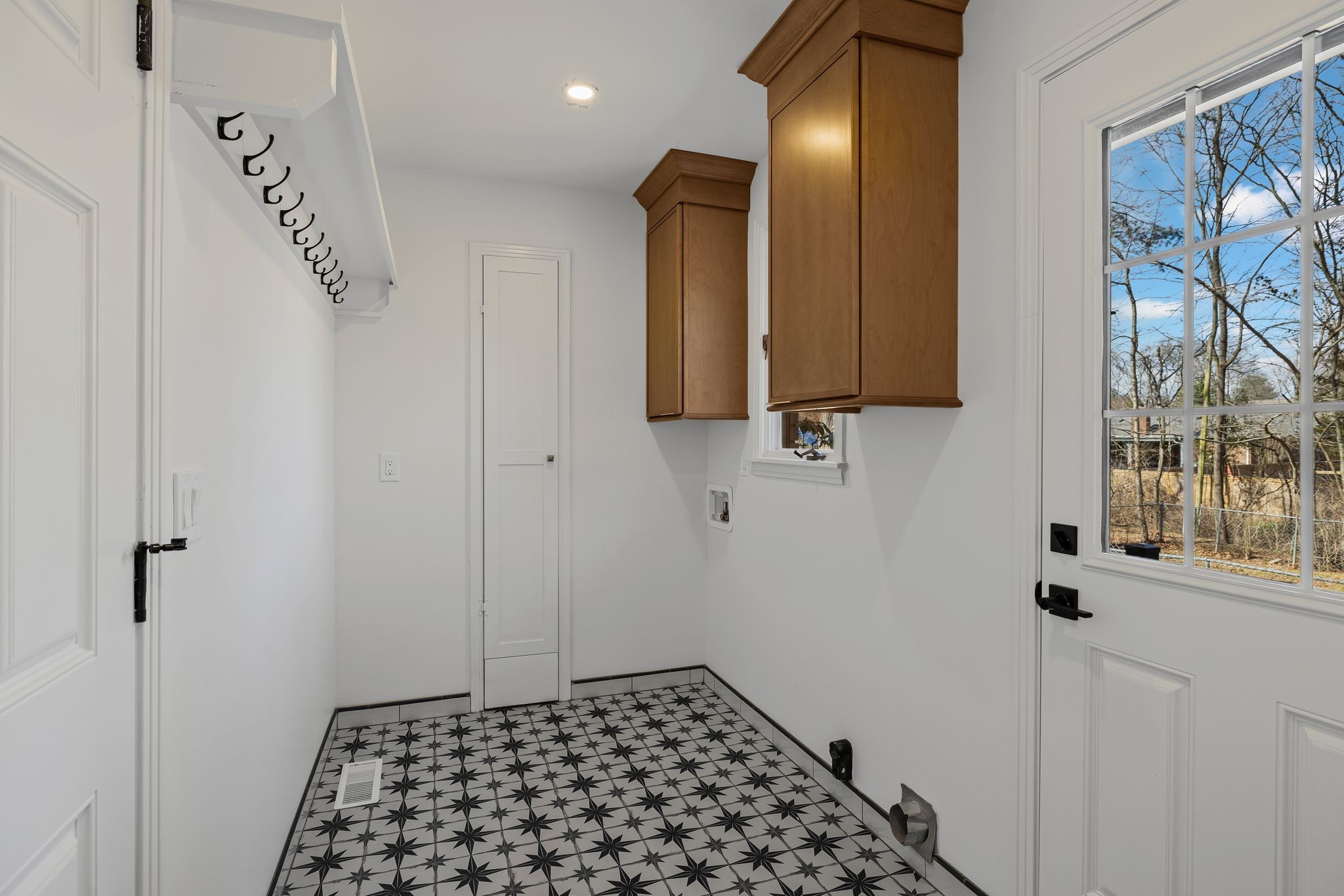 202 Revere Ln