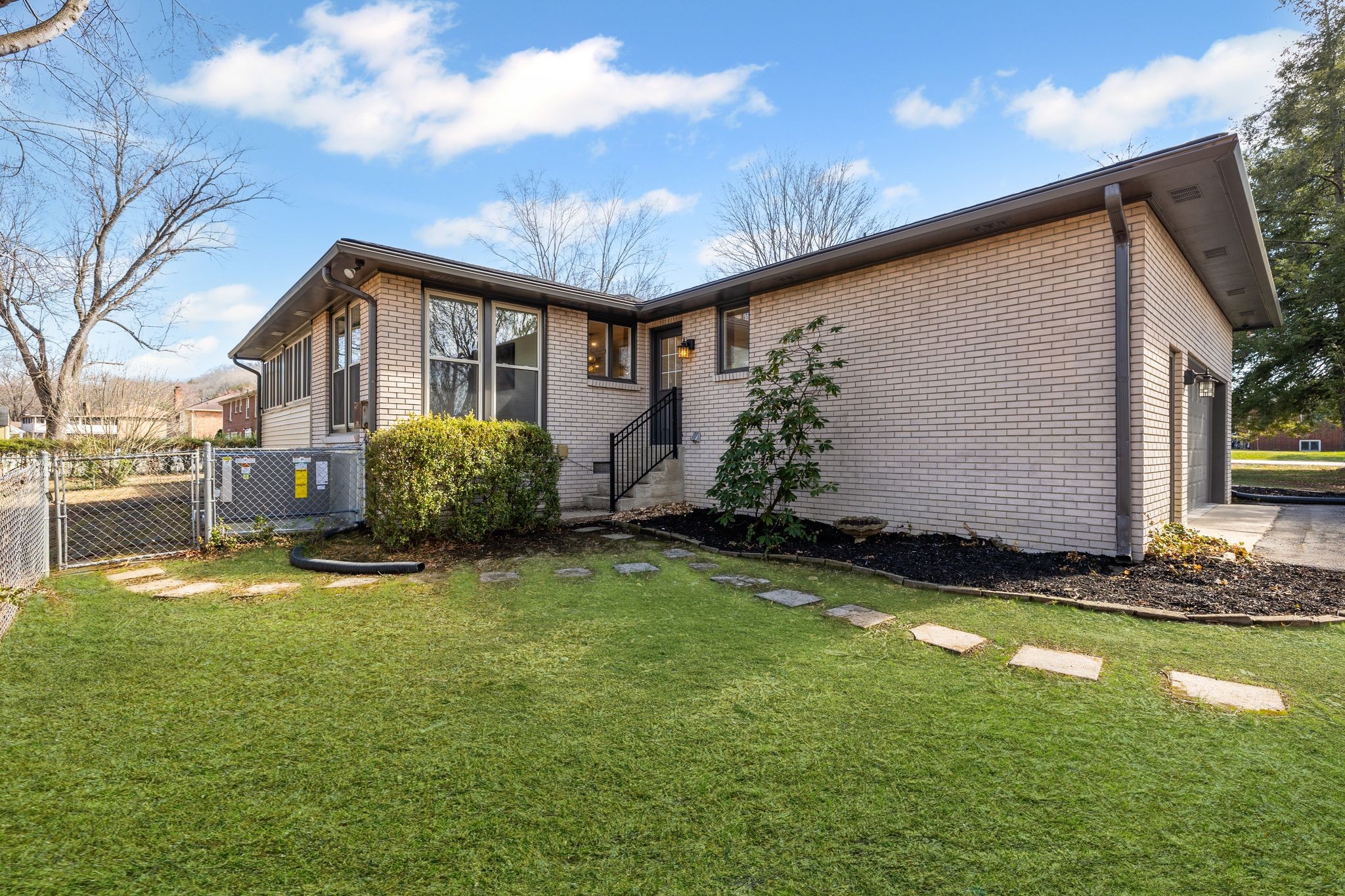 202 Revere Ln