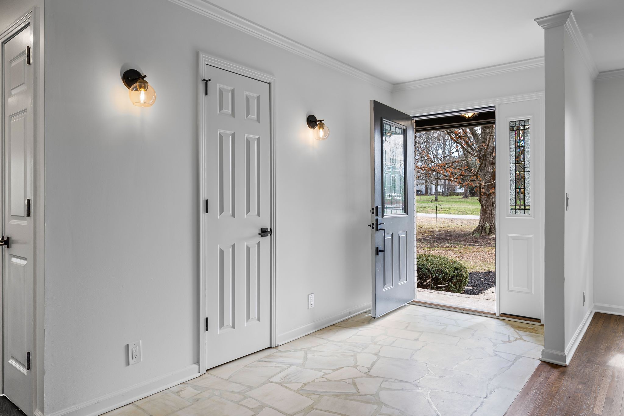 202 Revere Ln