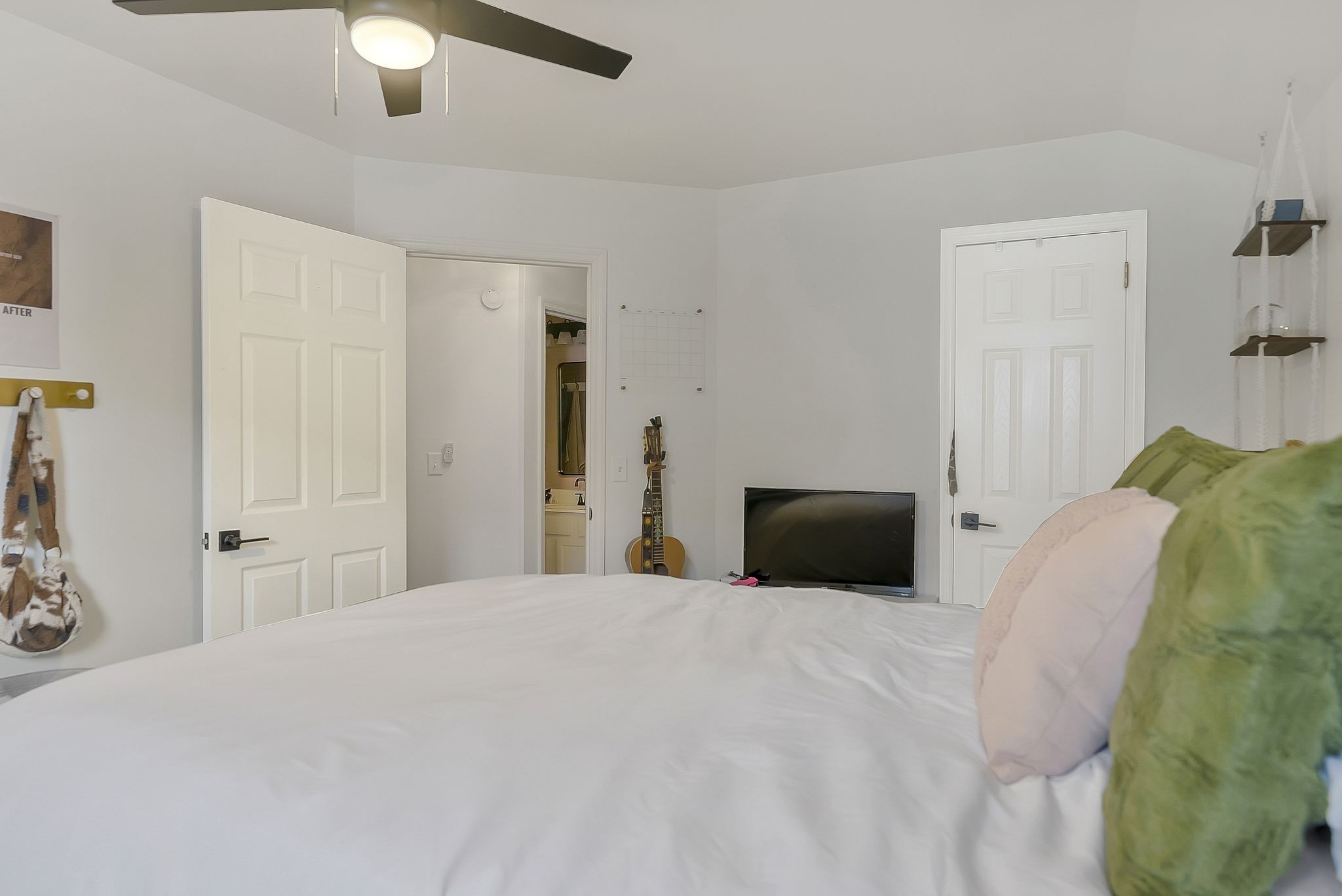 3208 Calvin Ct
