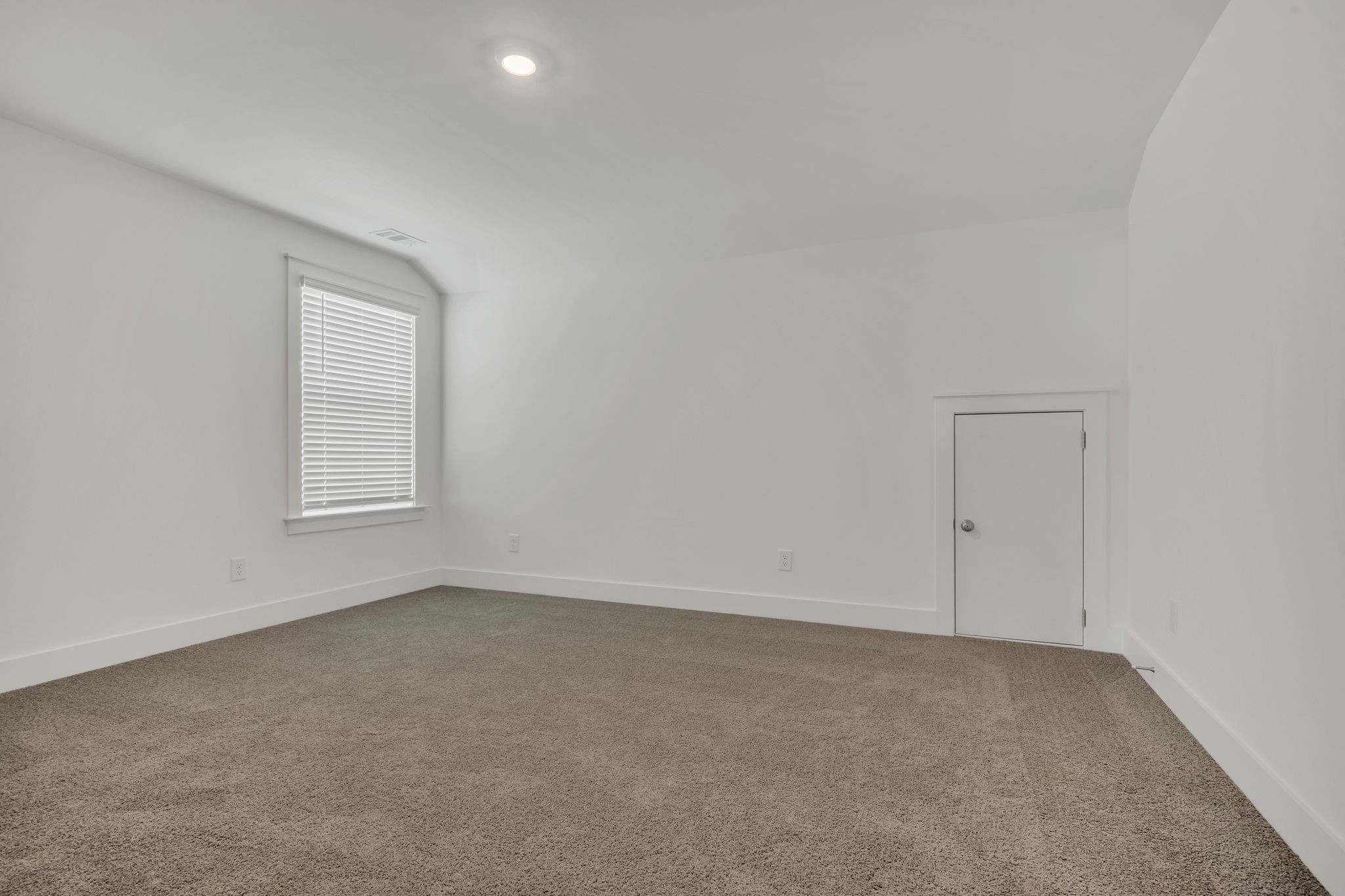 824 Sugarbush Ln