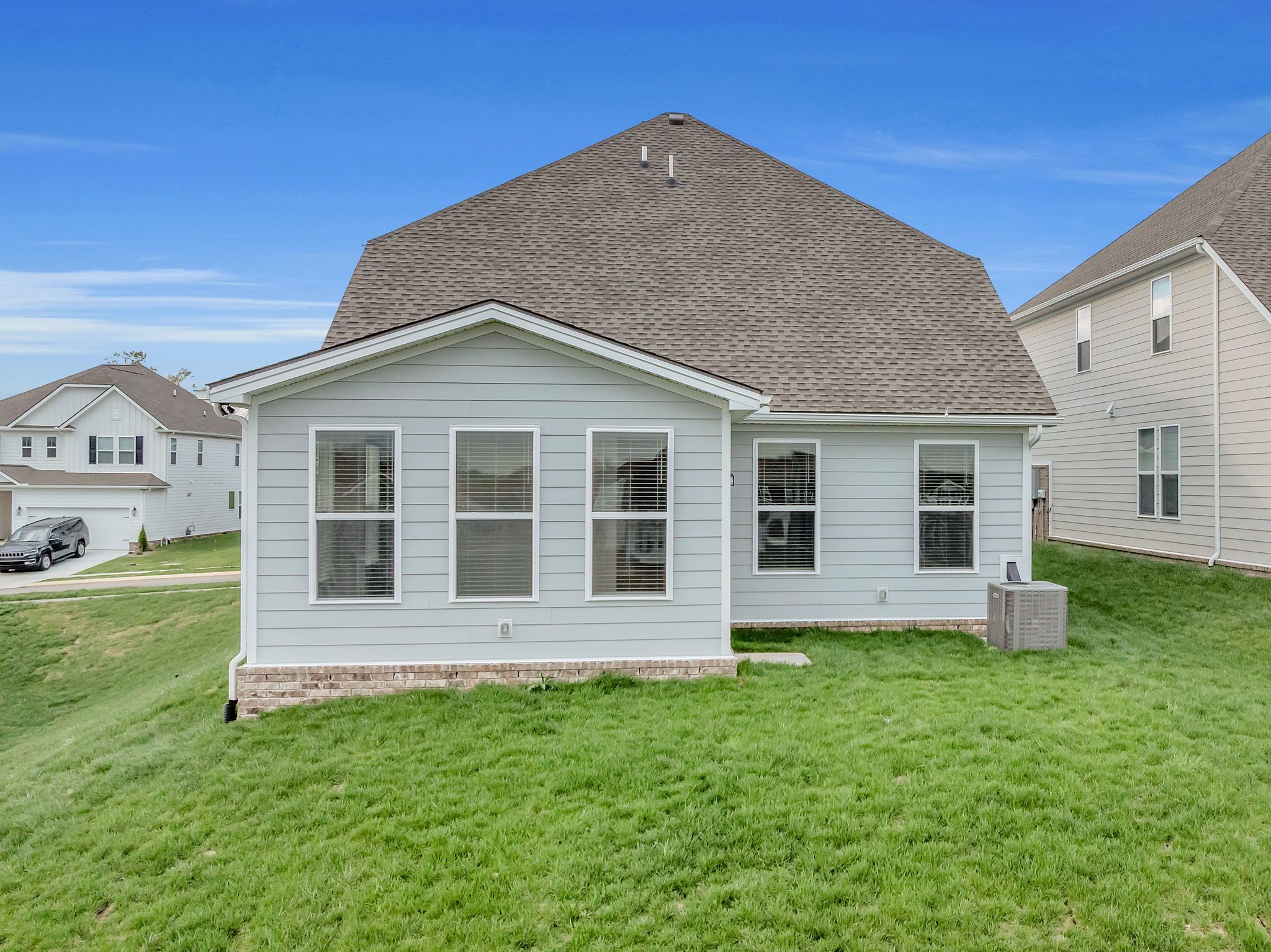 824 Sugarbush Ln