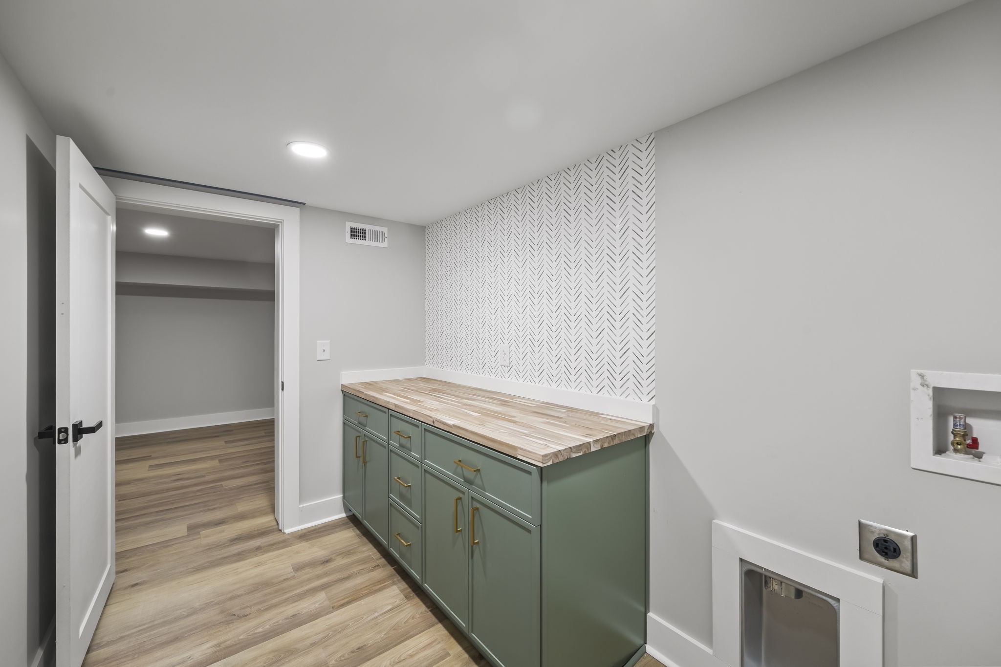 6608 Brookmont Ter