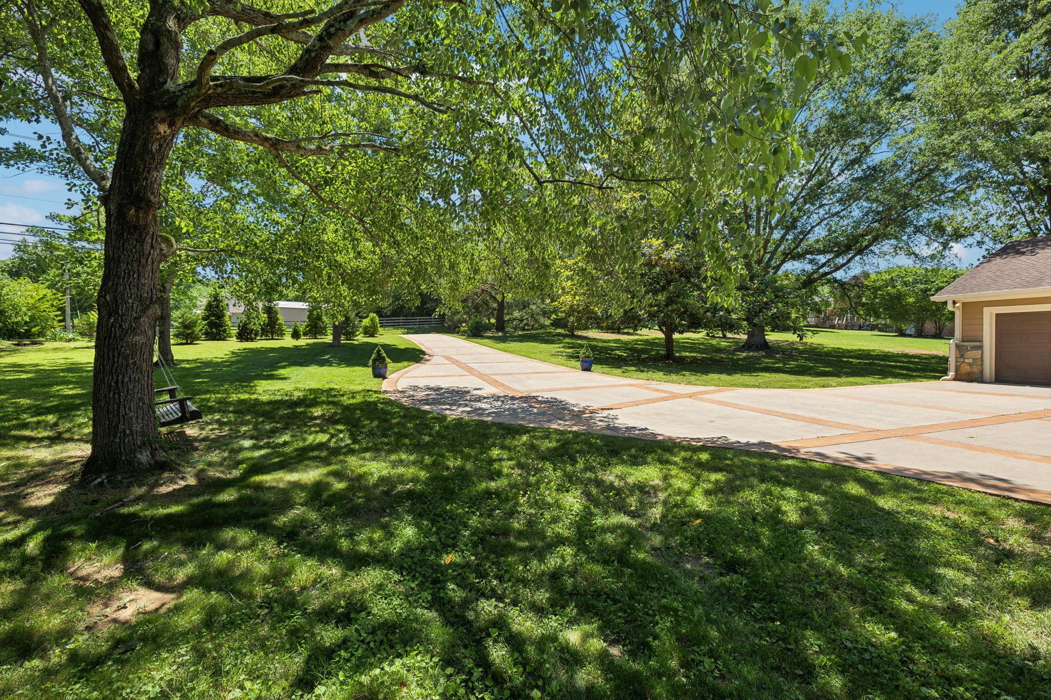 8166 Poplar Creek Rd