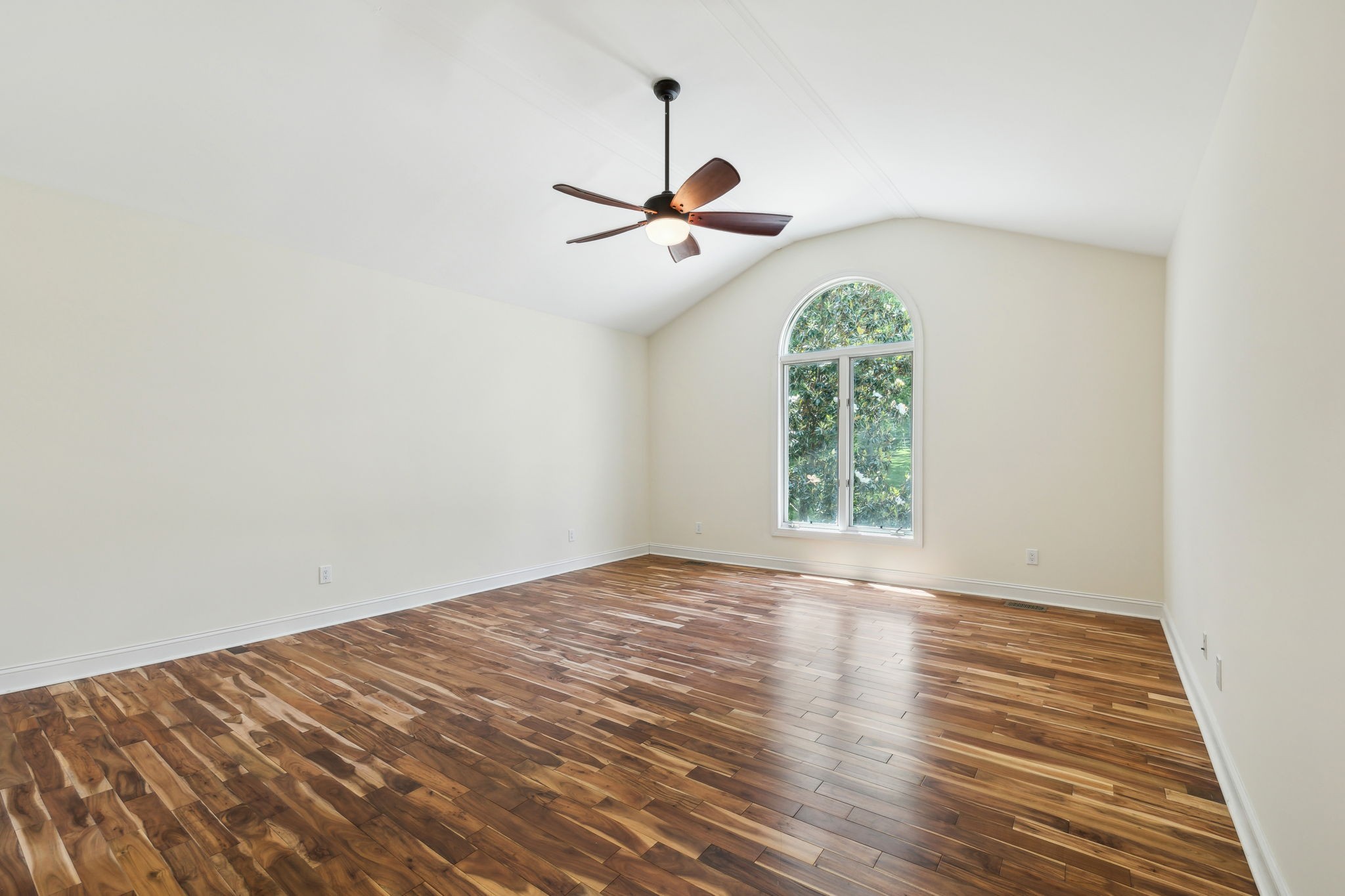 8166 Poplar Creek Rd