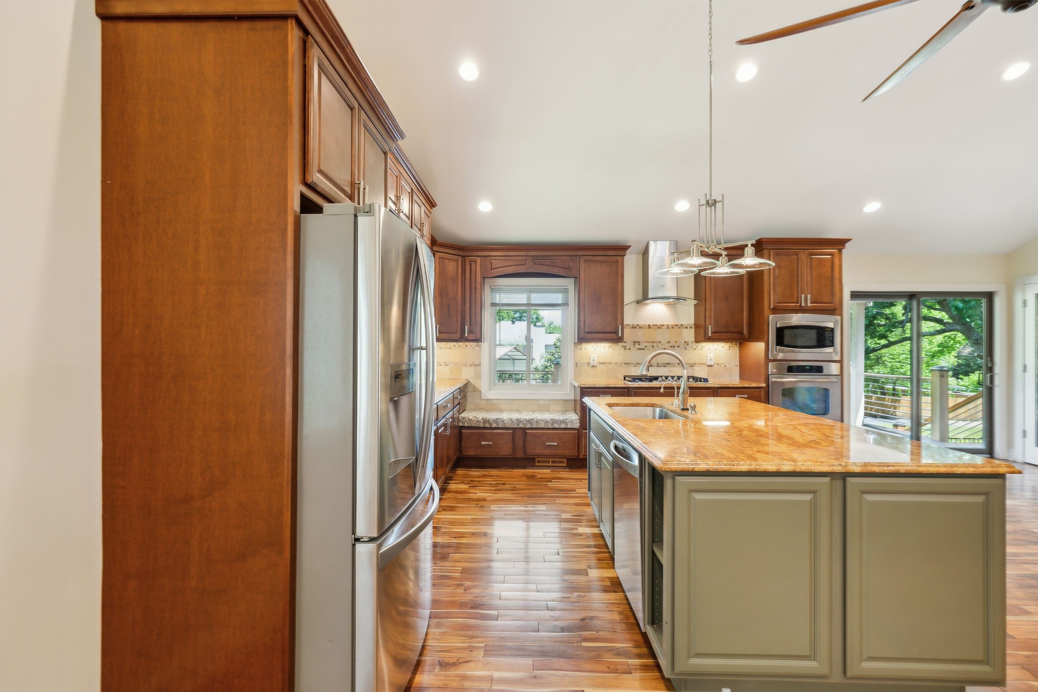 8166 Poplar Creek Rd