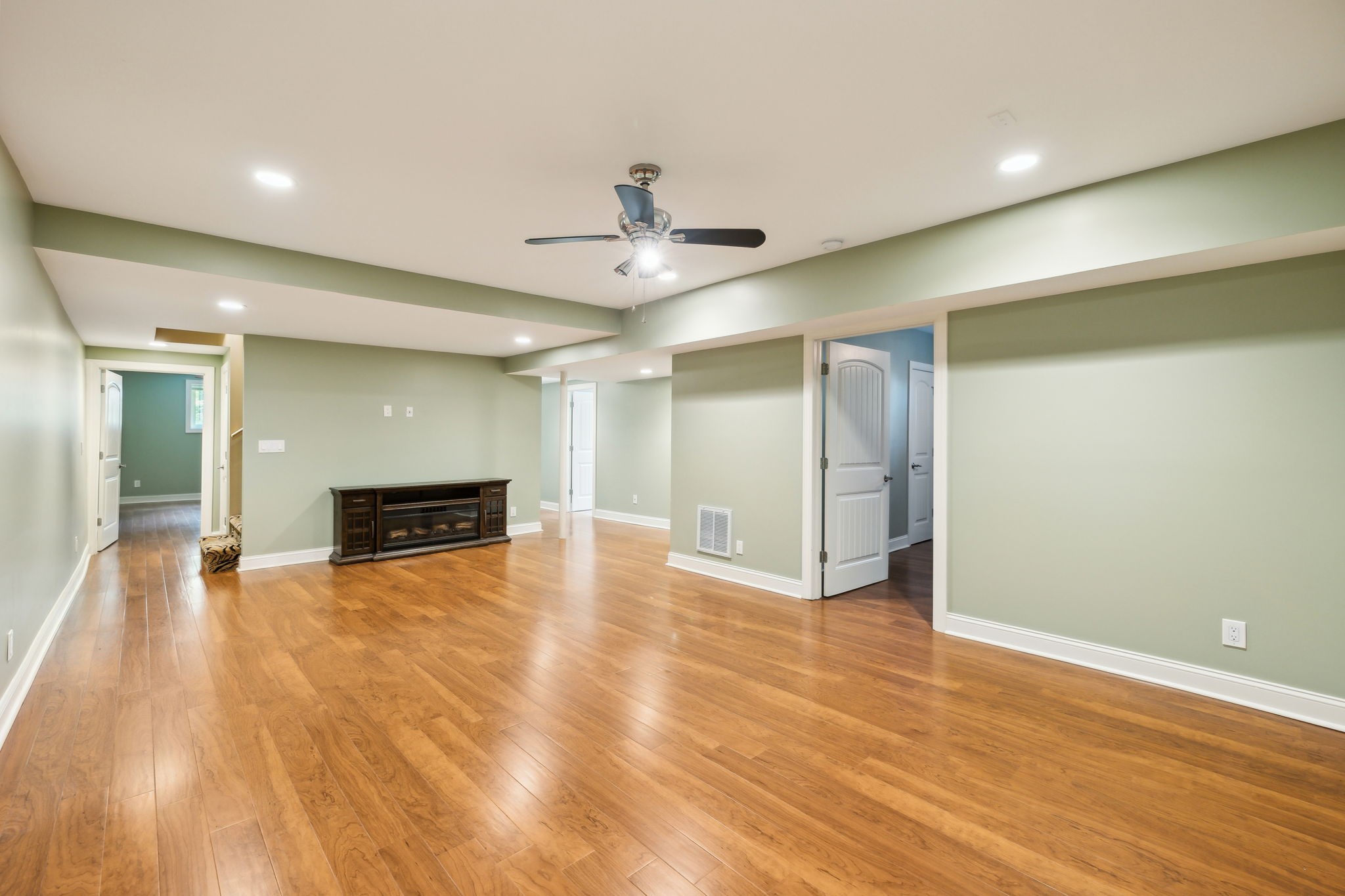 8166 Poplar Creek Rd