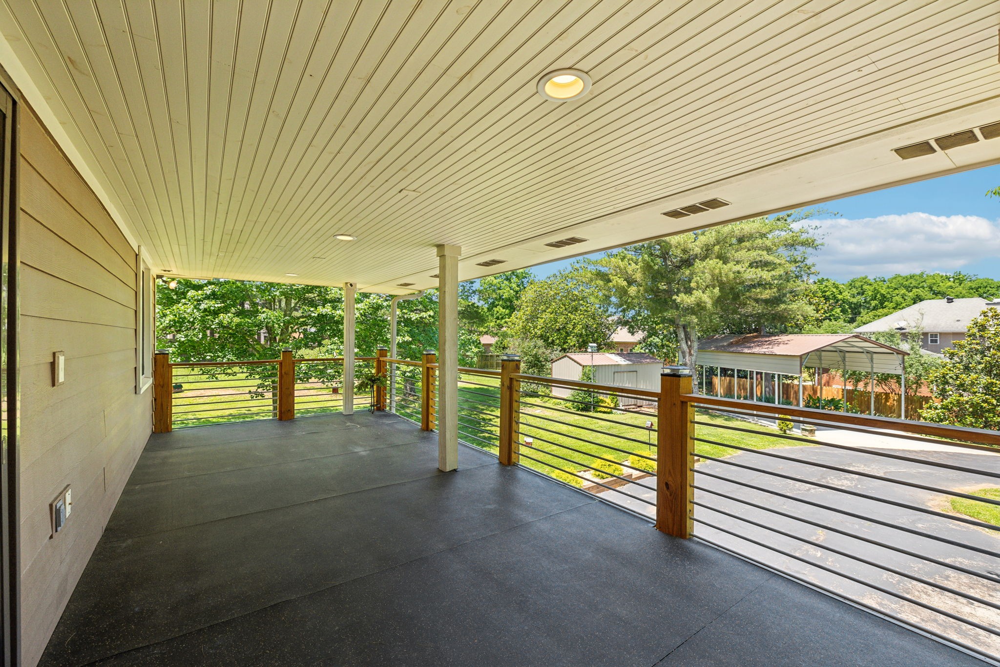 8166 Poplar Creek Rd
