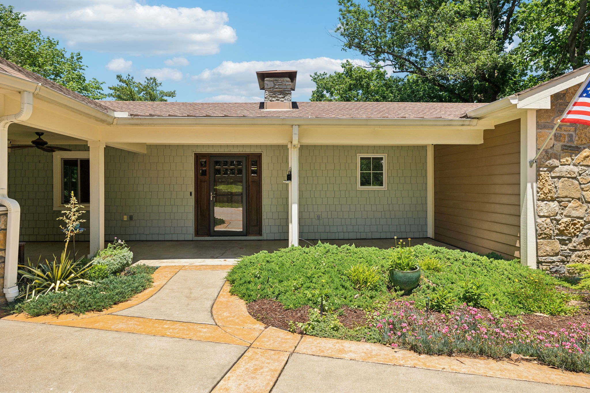 8166 Poplar Creek Rd