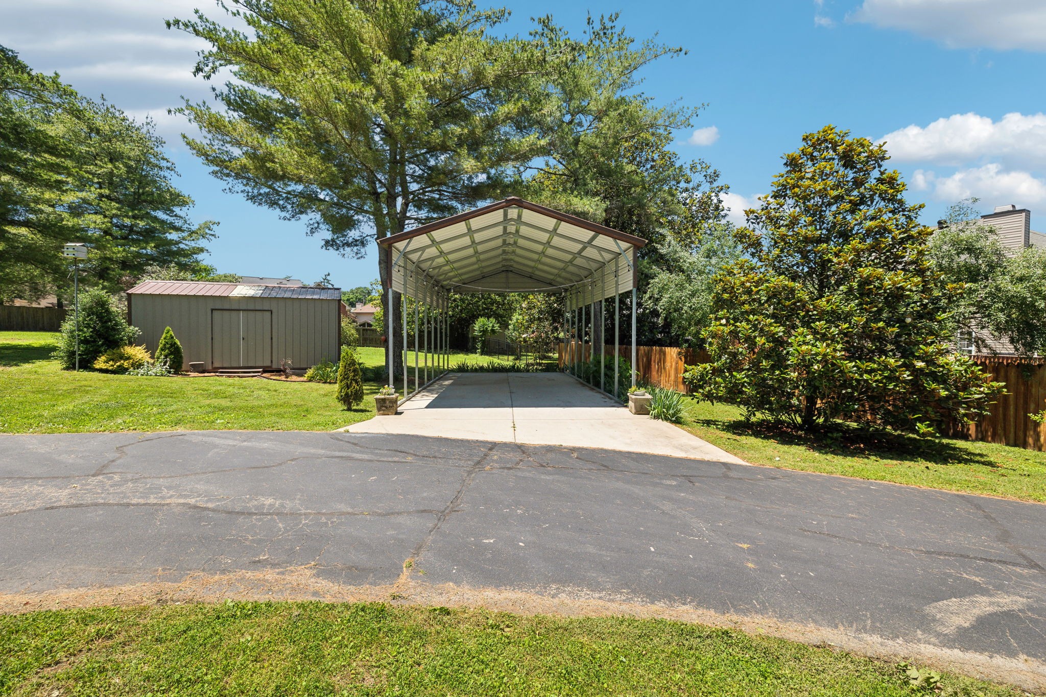8166 Poplar Creek Rd