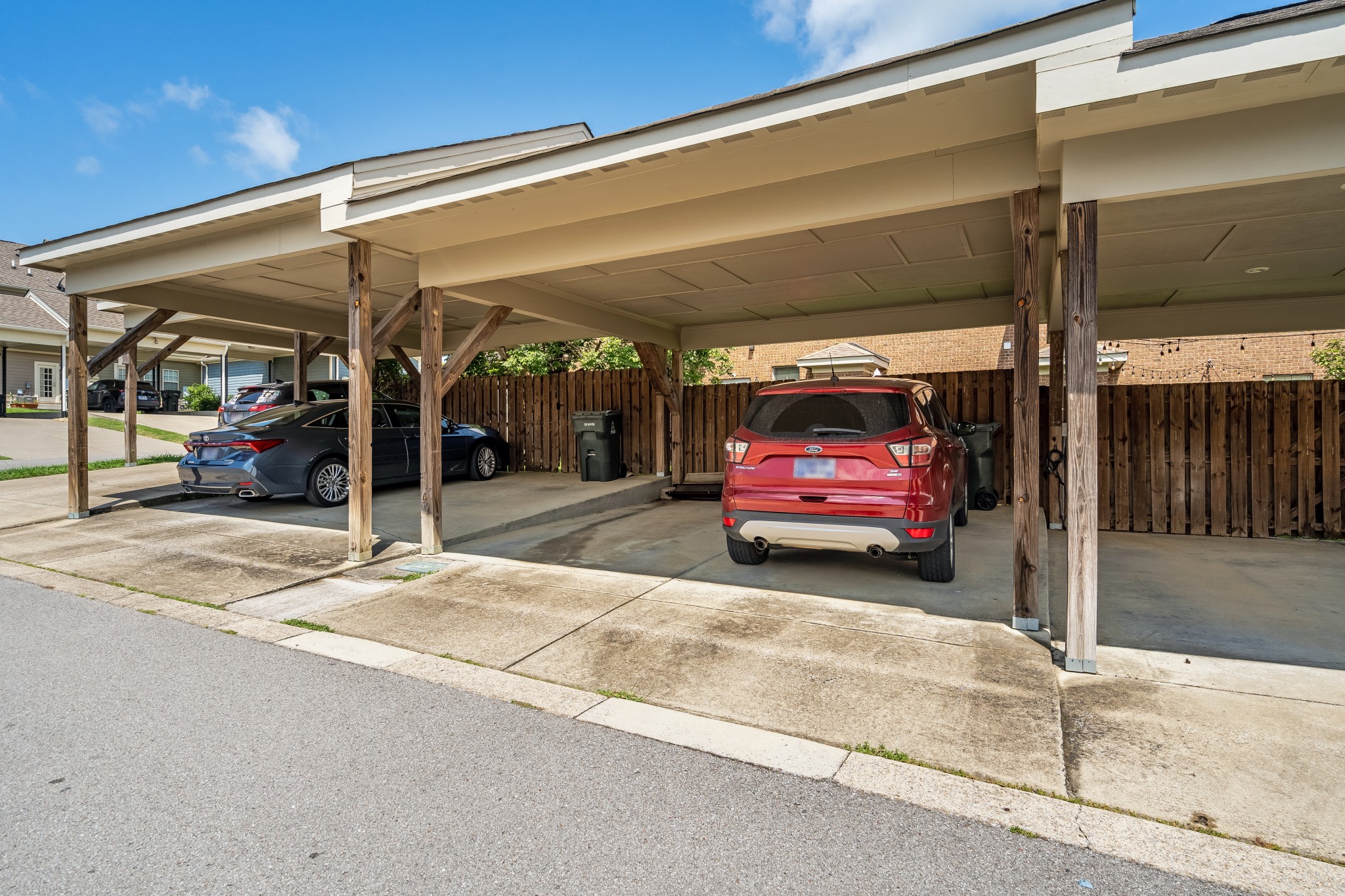 1435 Winding Creek Dr