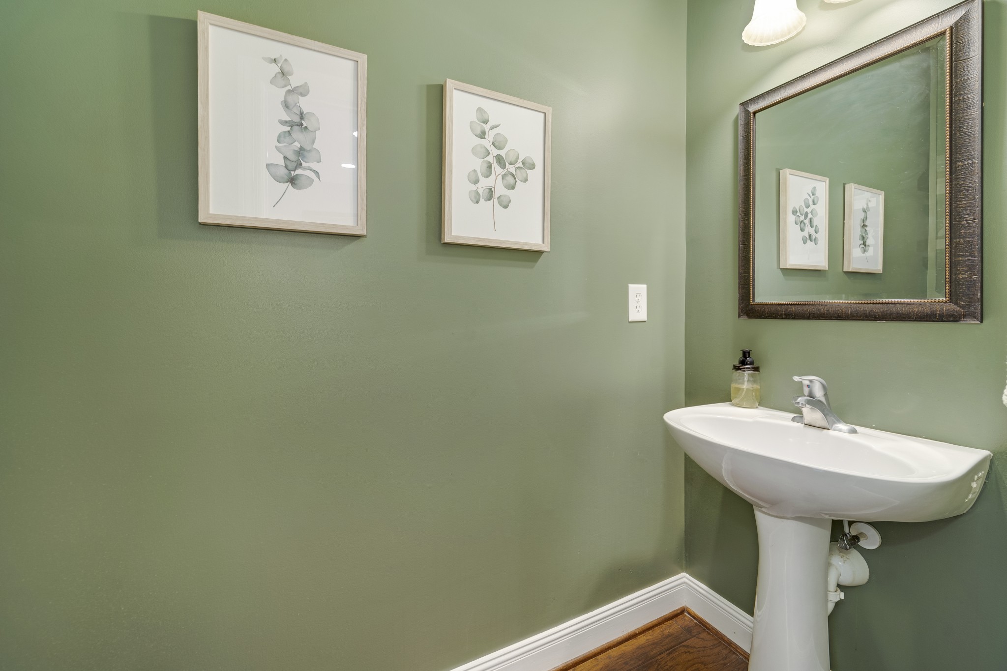 1435 Winding Creek Dr