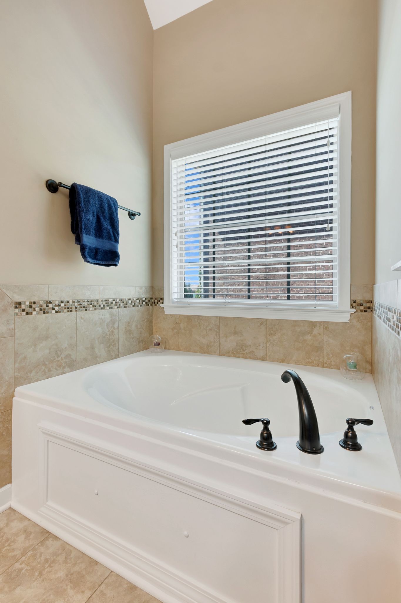 1004 Rudder Dr