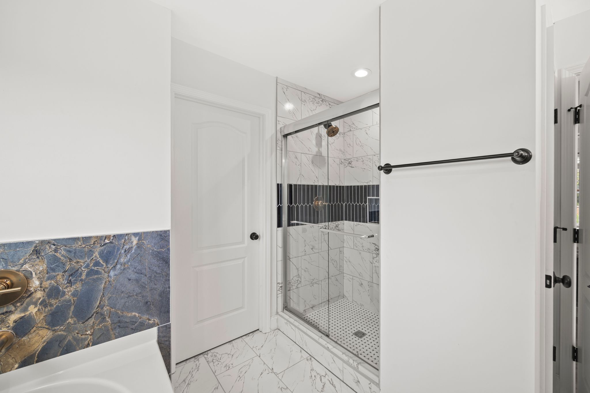 420 Larkin Springs Rd