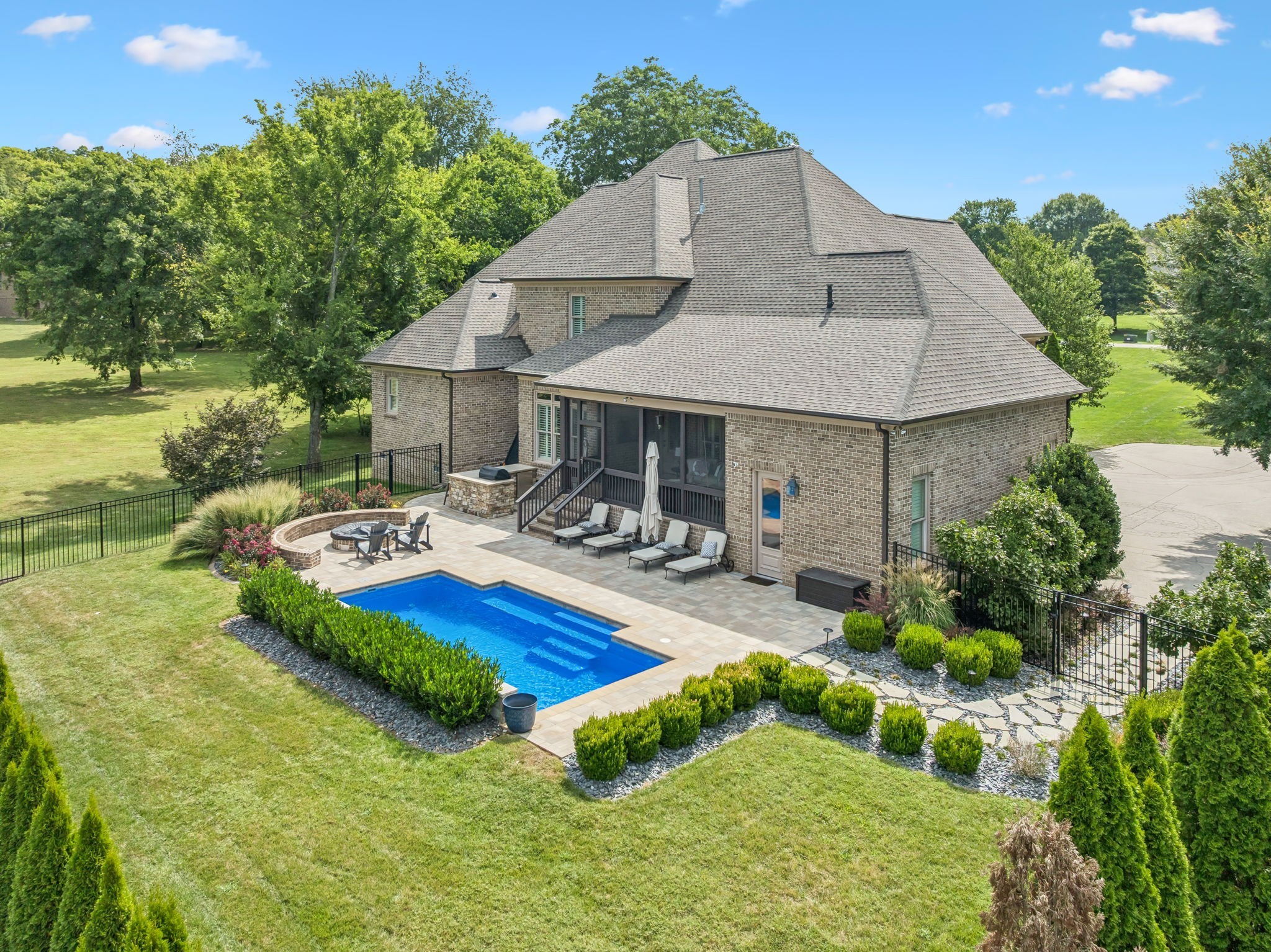 2433 Durham Manor Dr