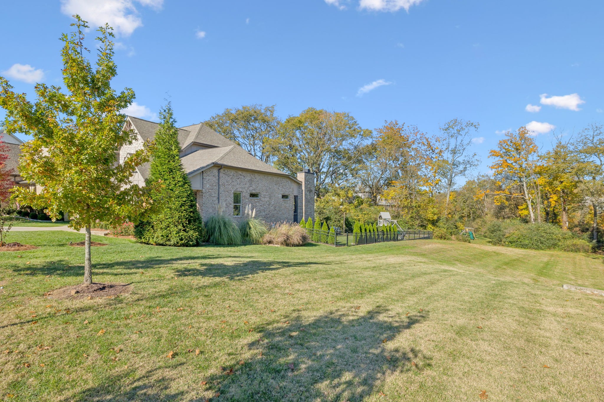 2734 Paddock Park Dr