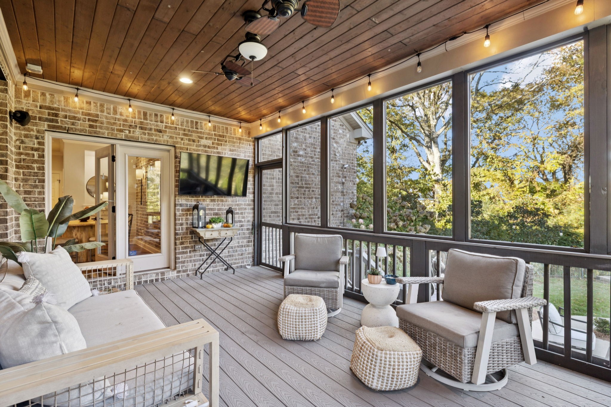 2734 Paddock Park Dr