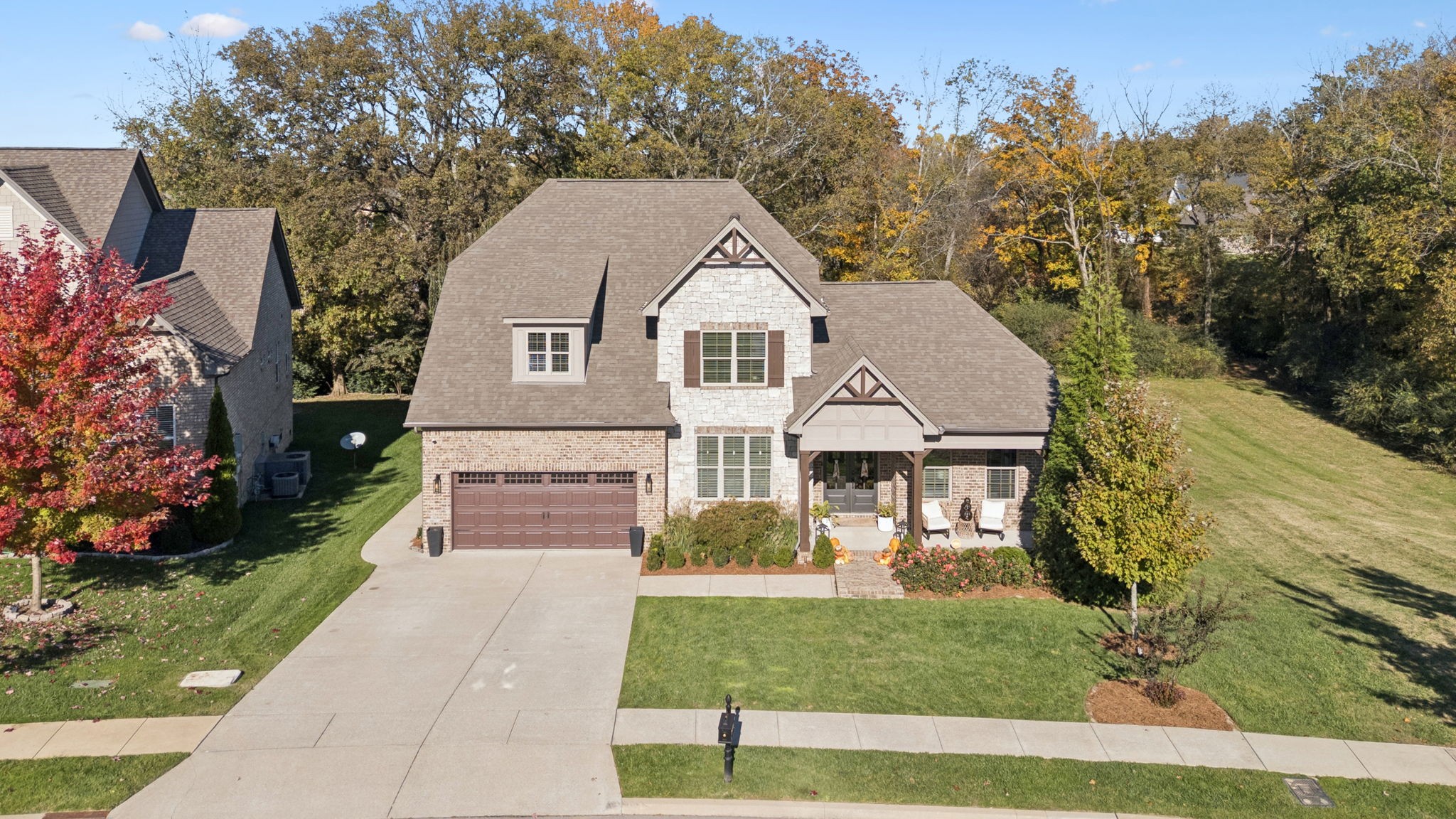 2734 Paddock Park Dr