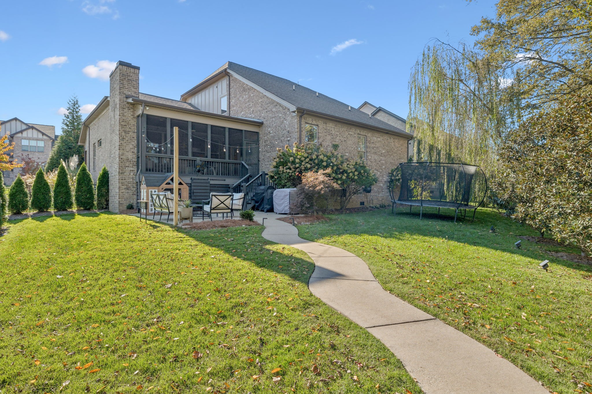 2734 Paddock Park Dr