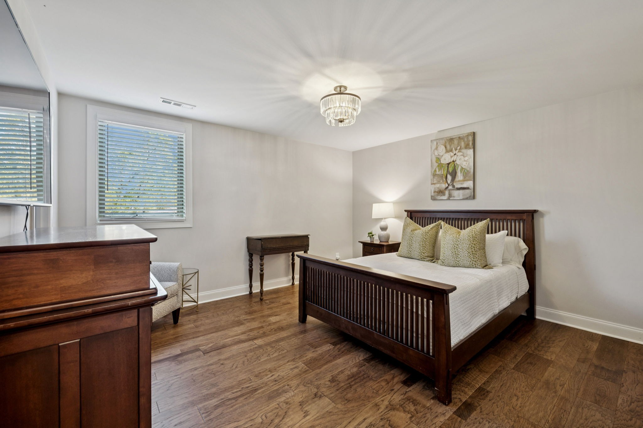 2734 Paddock Park Dr