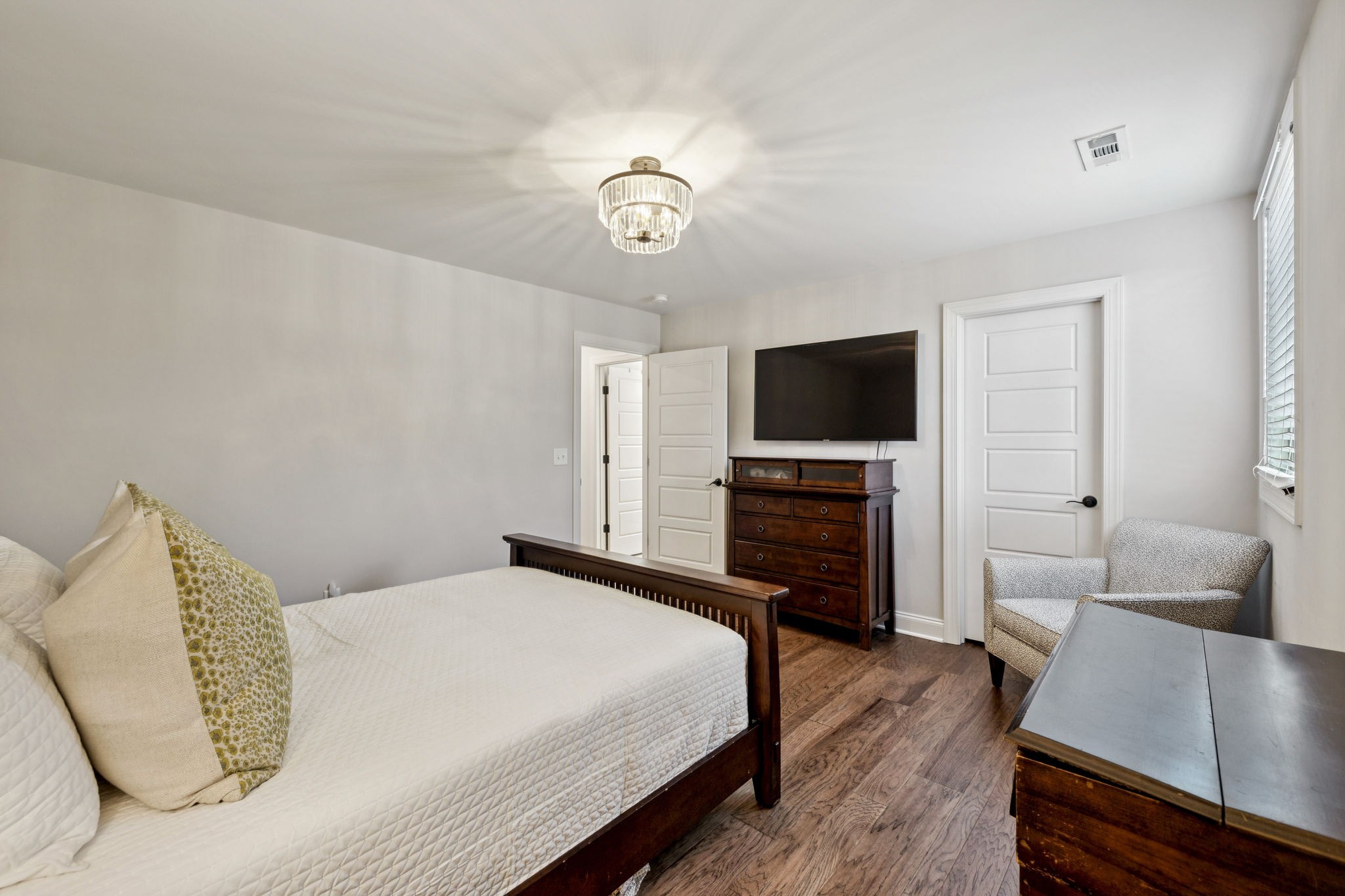 2734 Paddock Park Dr