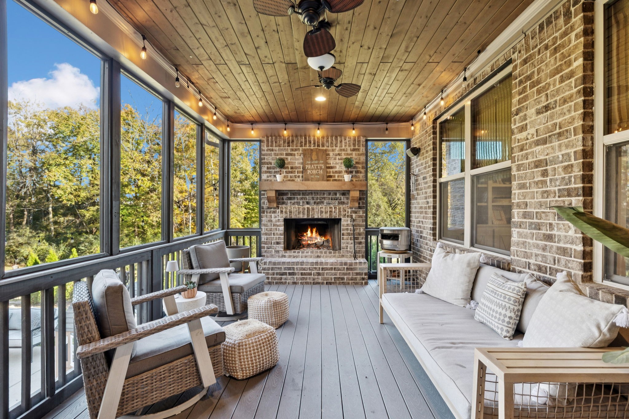 2734 Paddock Park Dr