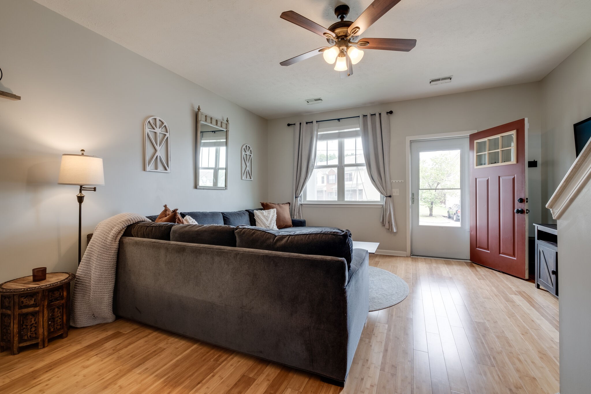 1037 Capital Funds Ct