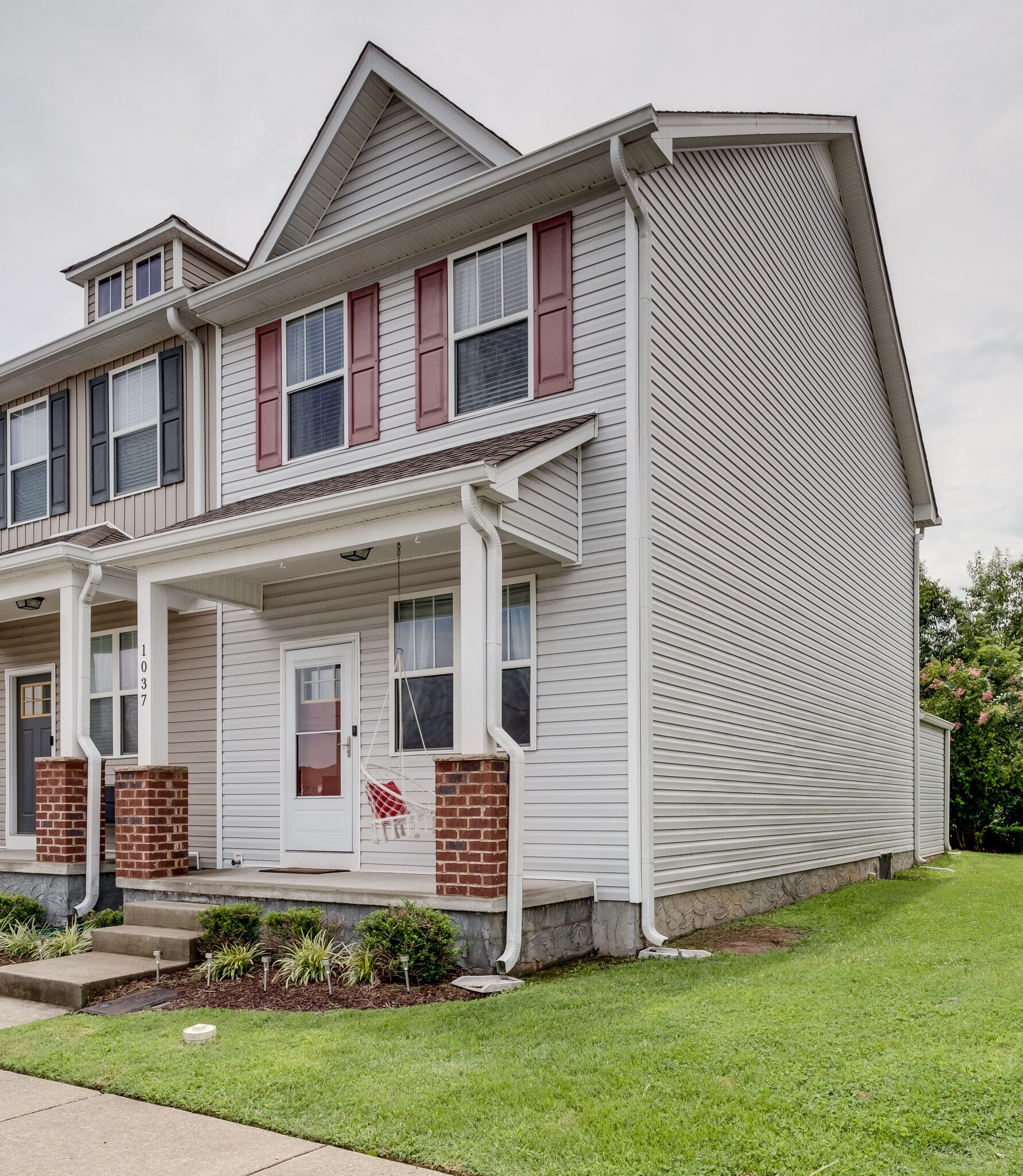 1037 Capital Funds Ct