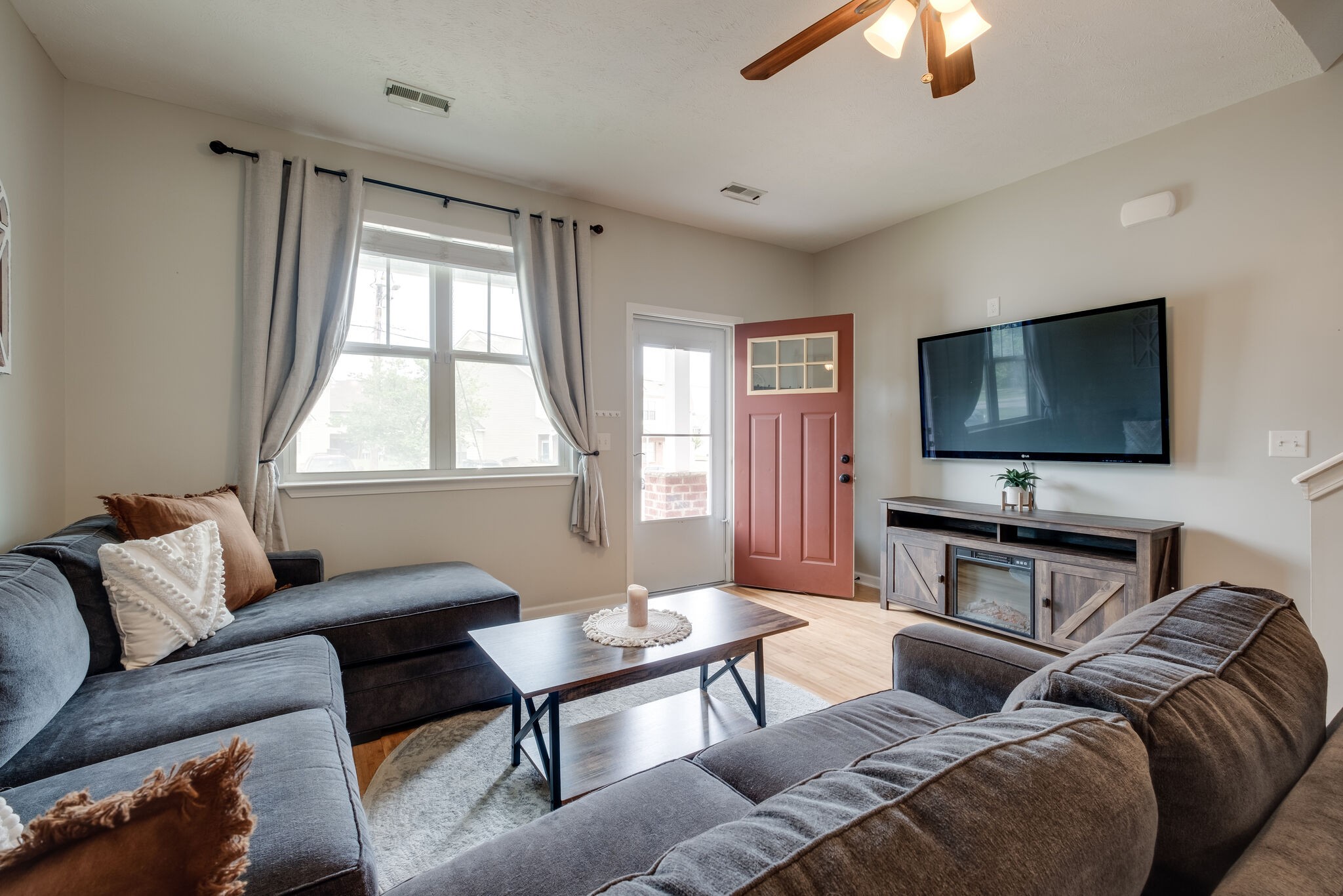 1037 Capital Funds Ct