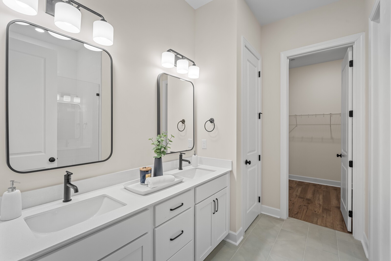 450 Buckwood Avenue, W