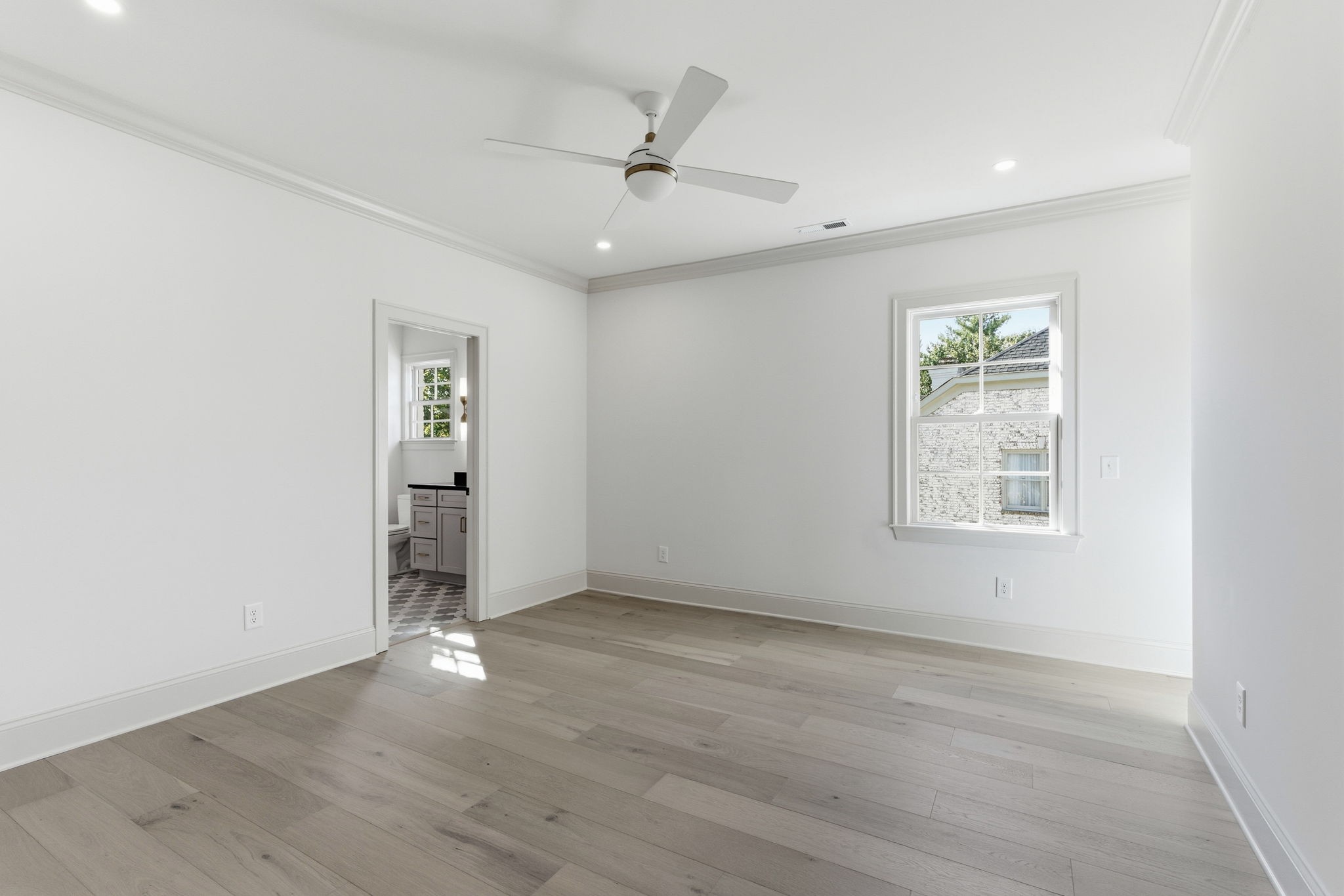 531 Midway Cir
