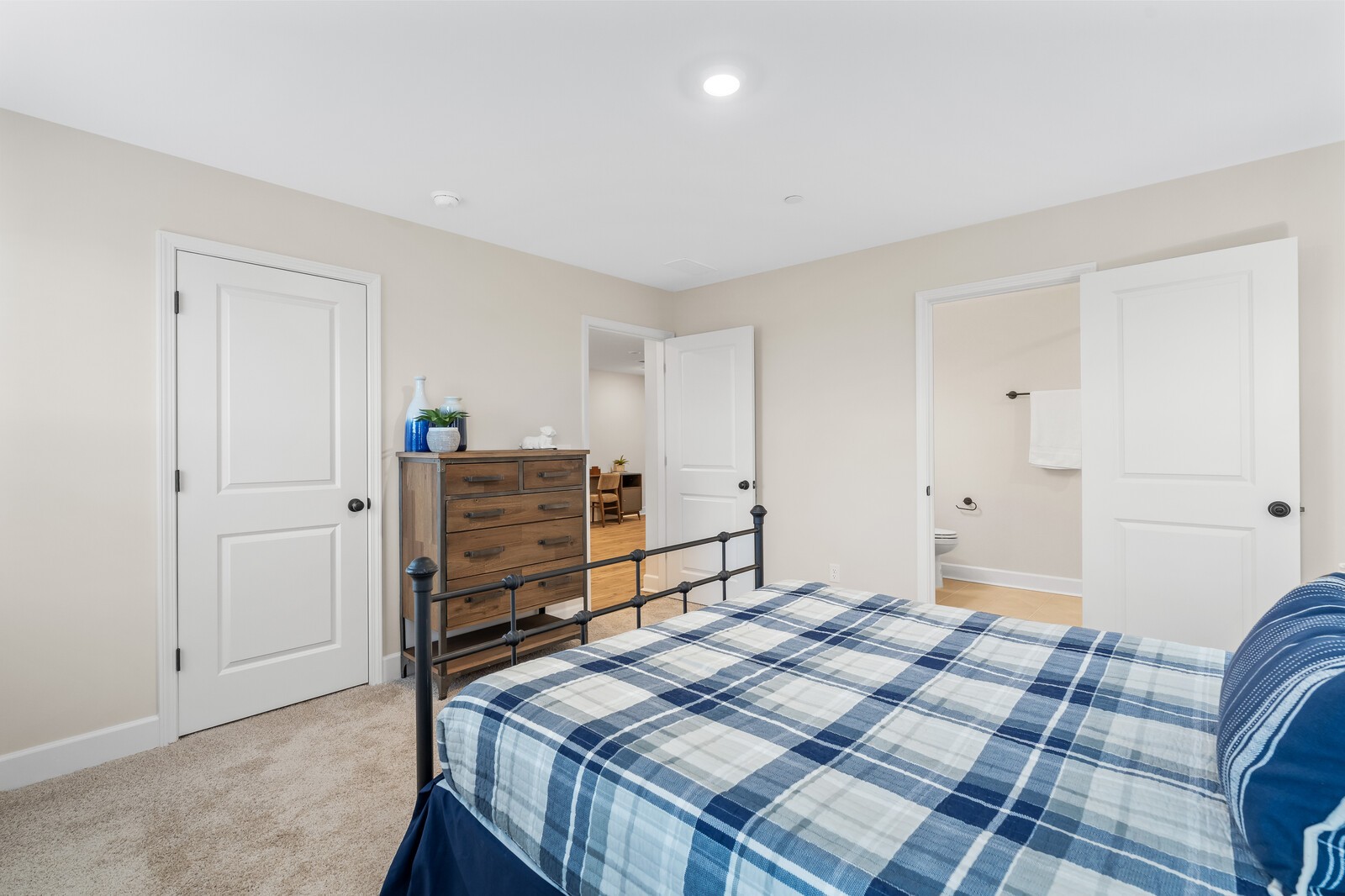 460 Buckwood Avenue, W