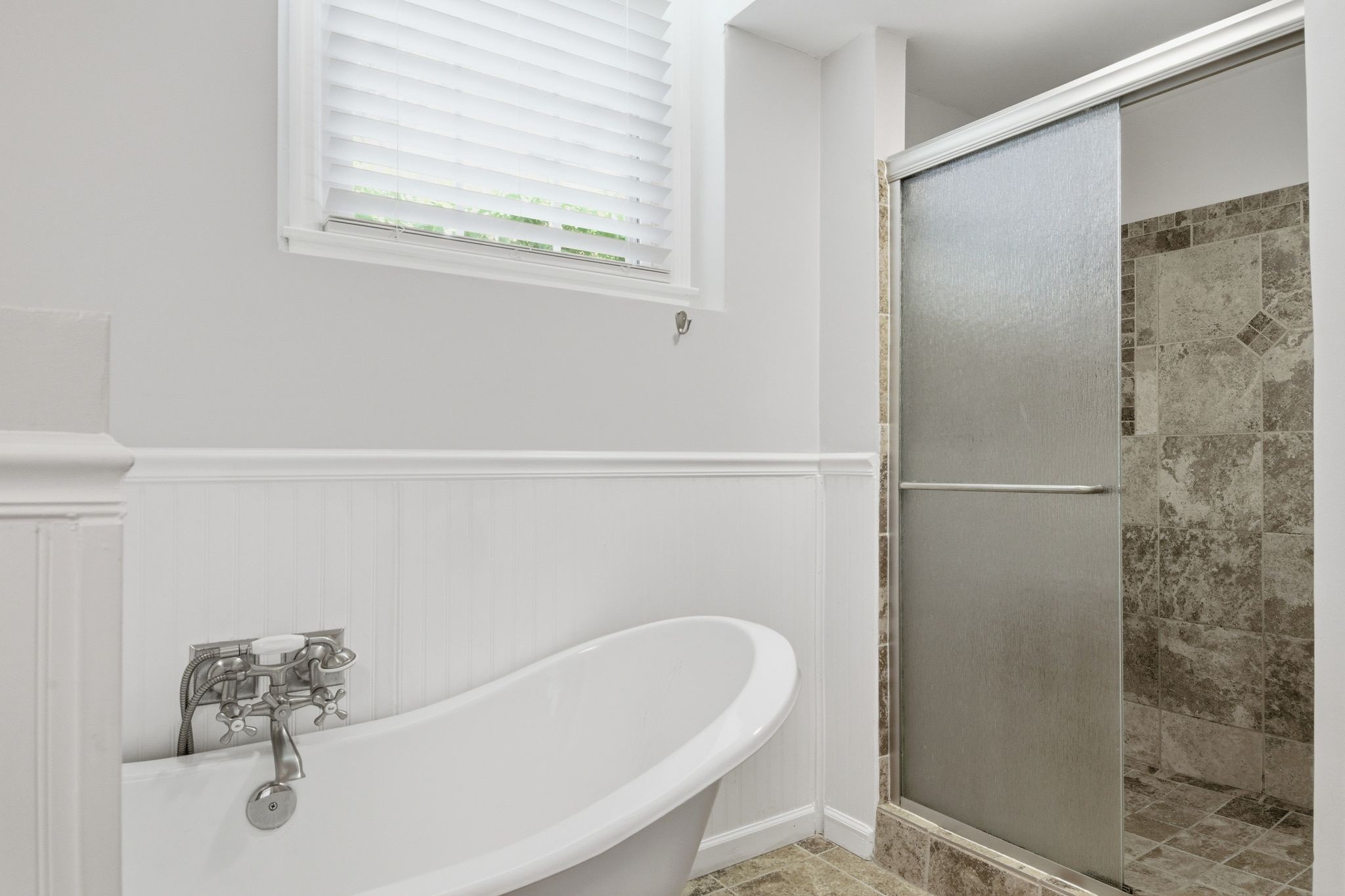 216 Pebble Glen Dr