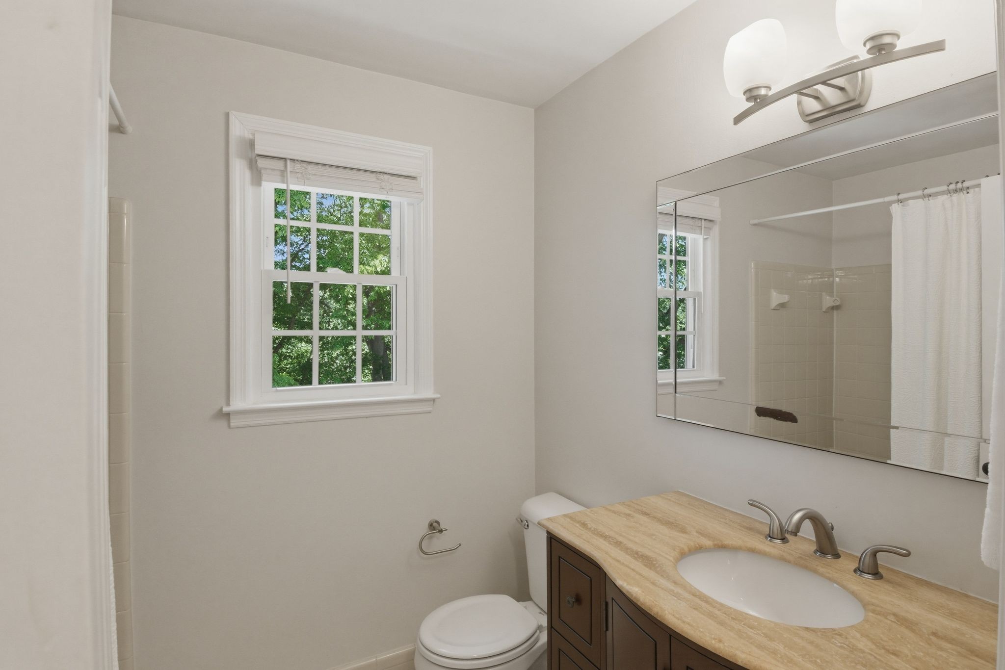 216 Pebble Glen Dr