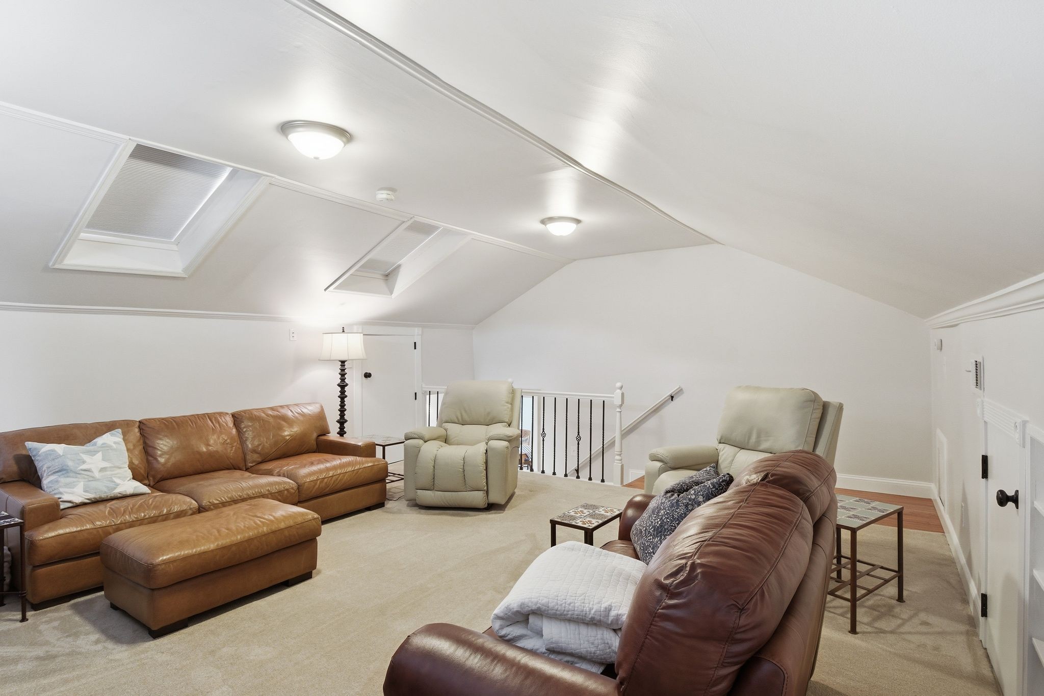 216 Pebble Glen Dr