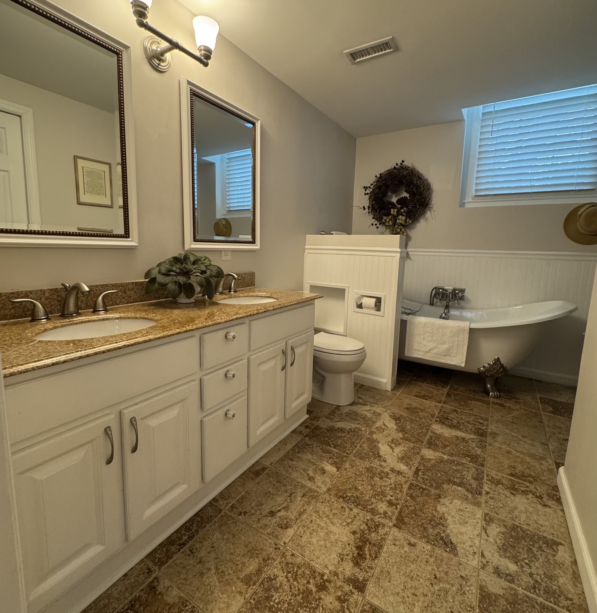 216 Pebble Glen Dr