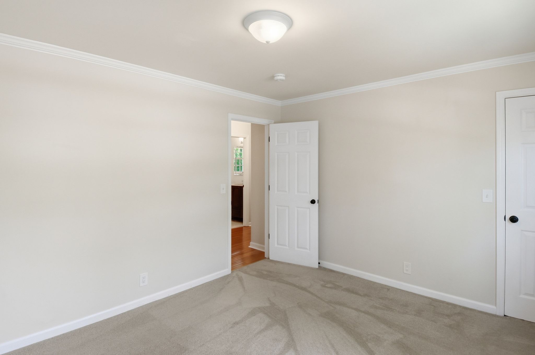 216 Pebble Glen Dr
