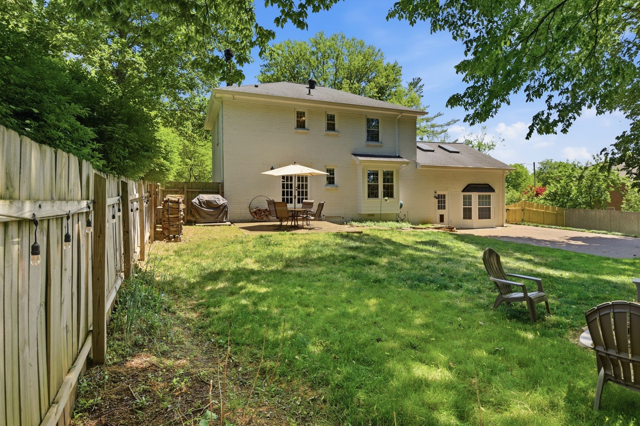 216 Pebble Glen Dr