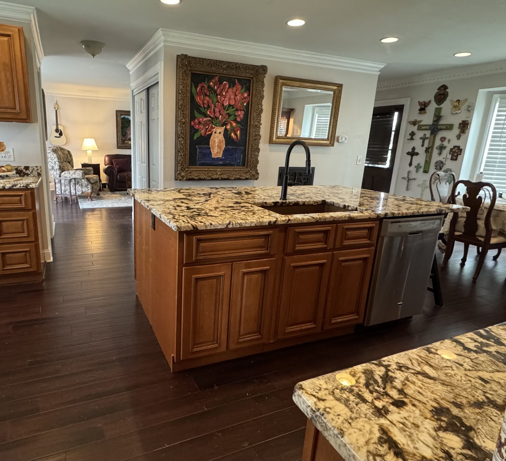 216 Pebble Glen Dr