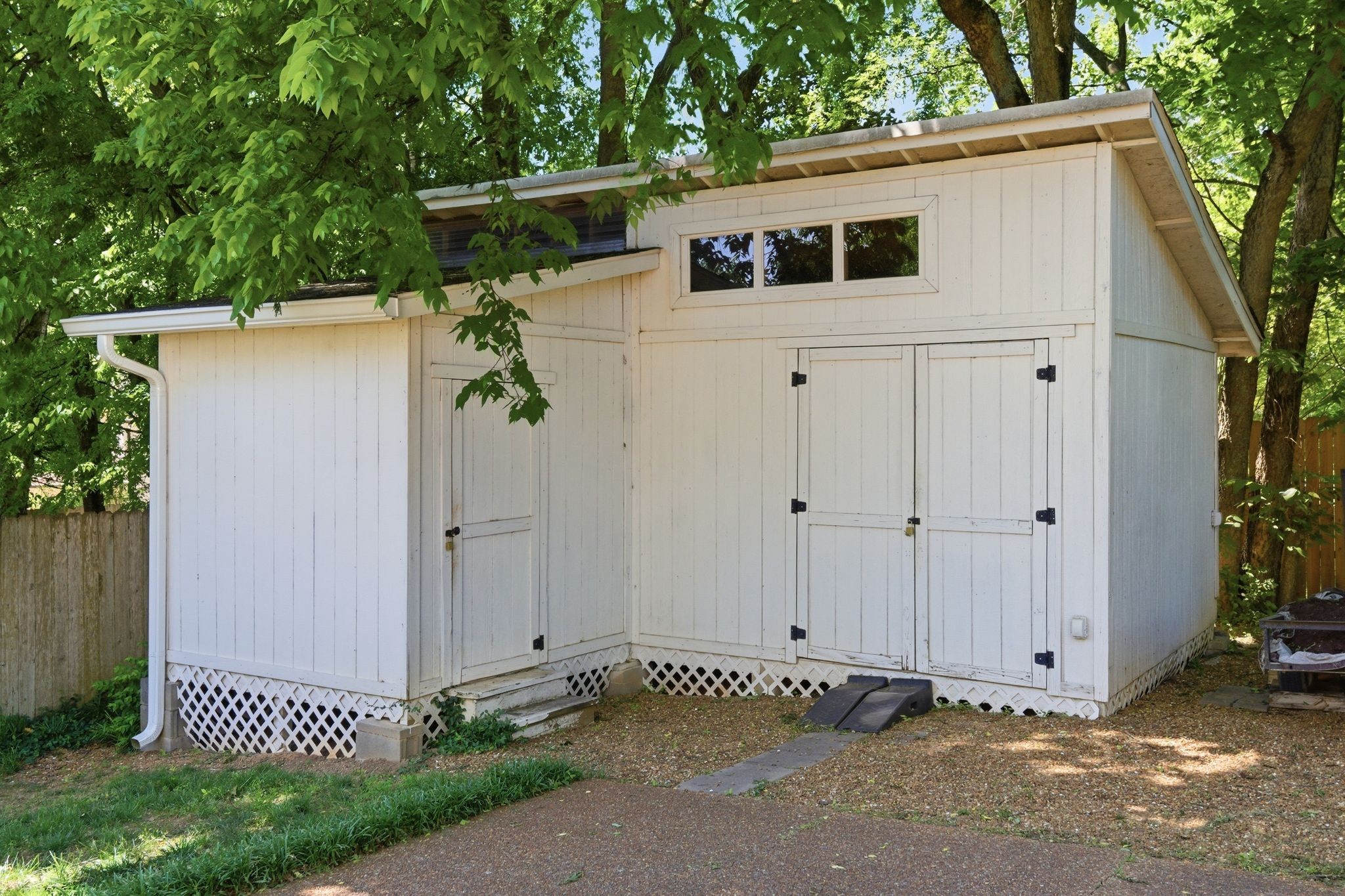 216 Pebble Glen Dr