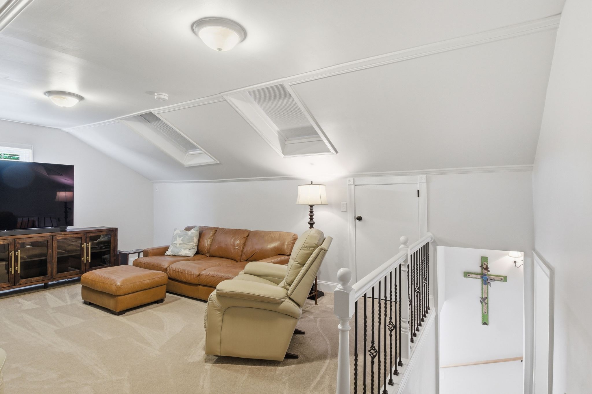 216 Pebble Glen Dr