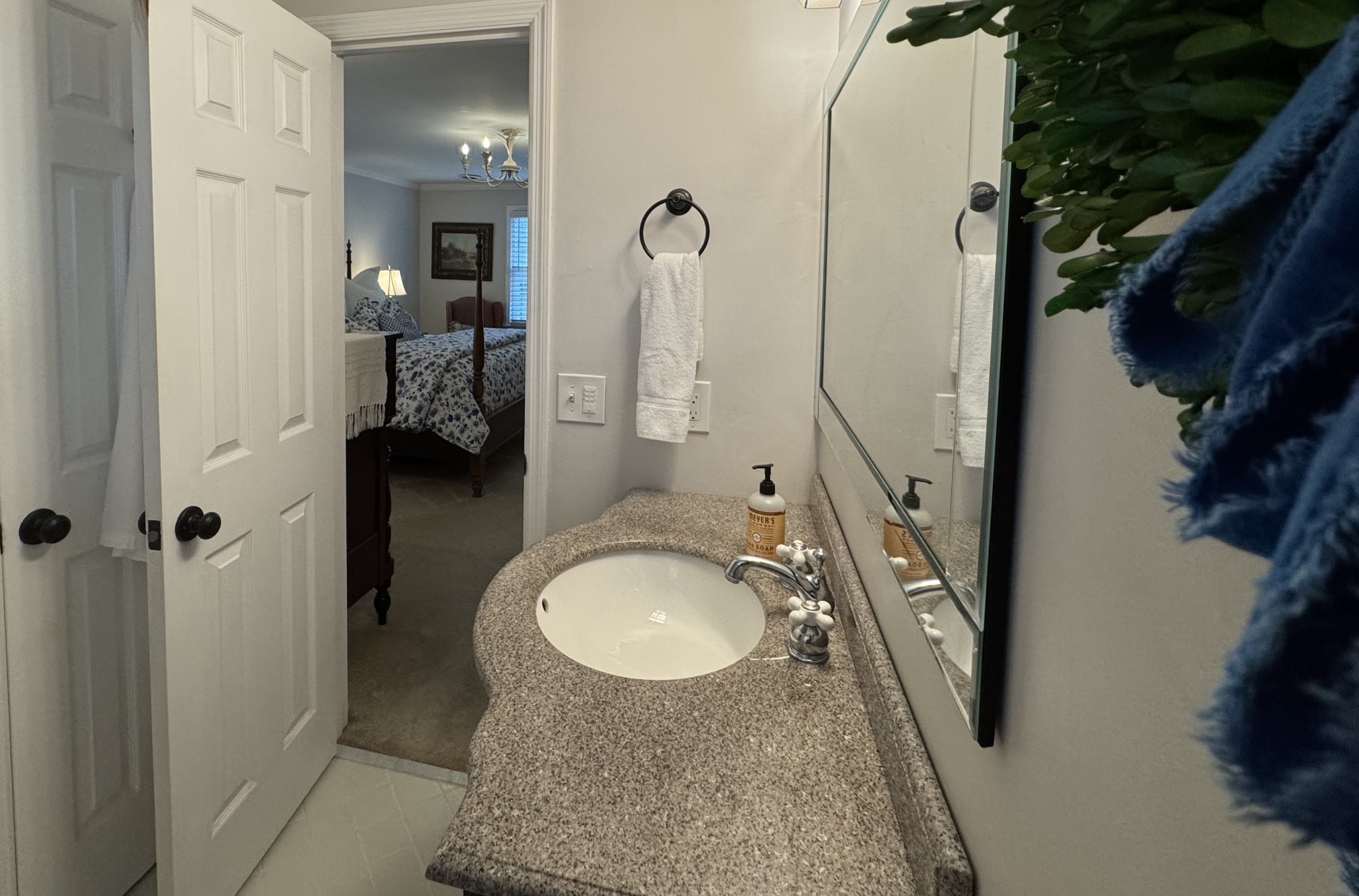 216 Pebble Glen Dr