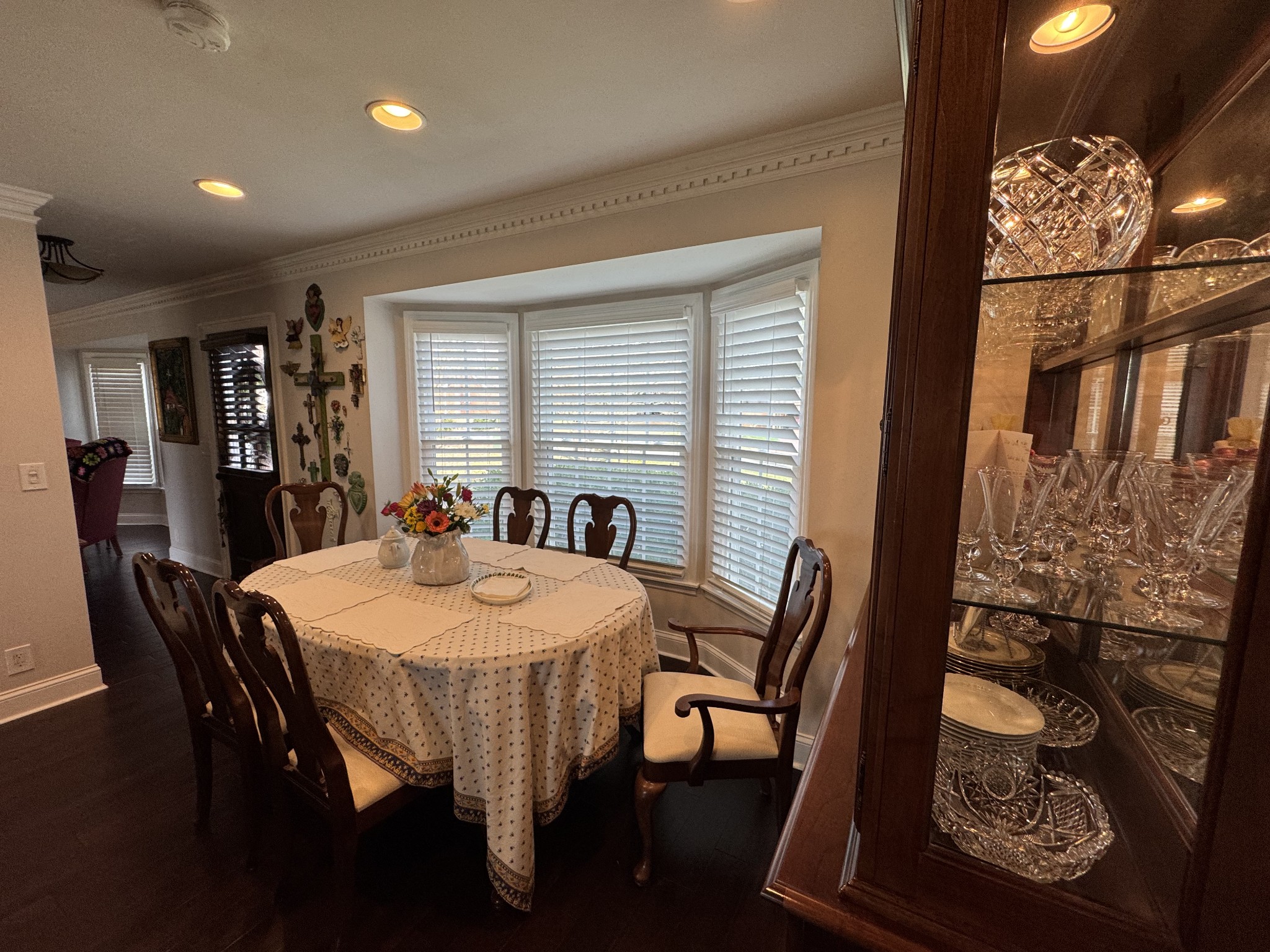 216 Pebble Glen Dr