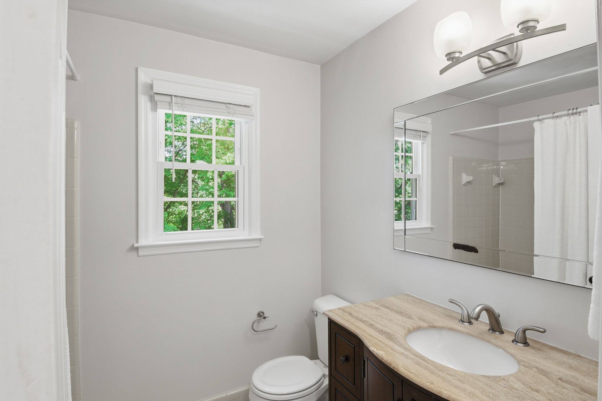 216 Pebble Glen Dr