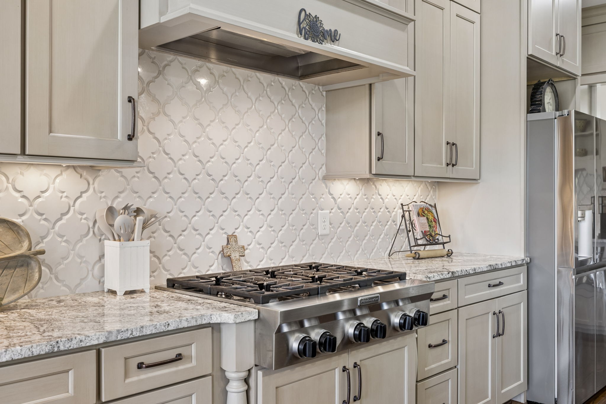 6033 Native Pony Trl