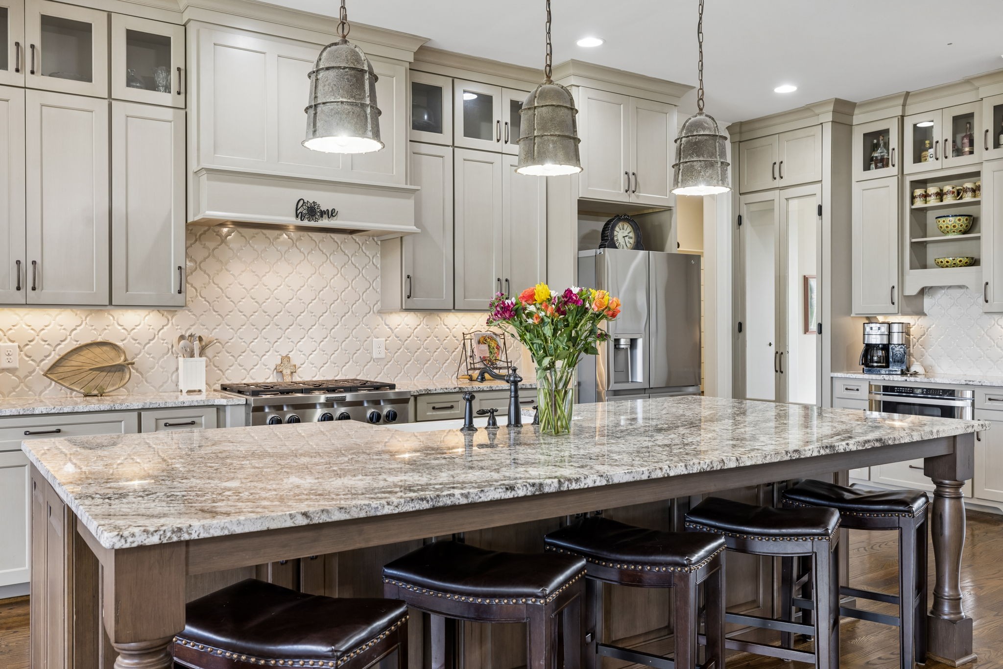 6033 Native Pony Trl